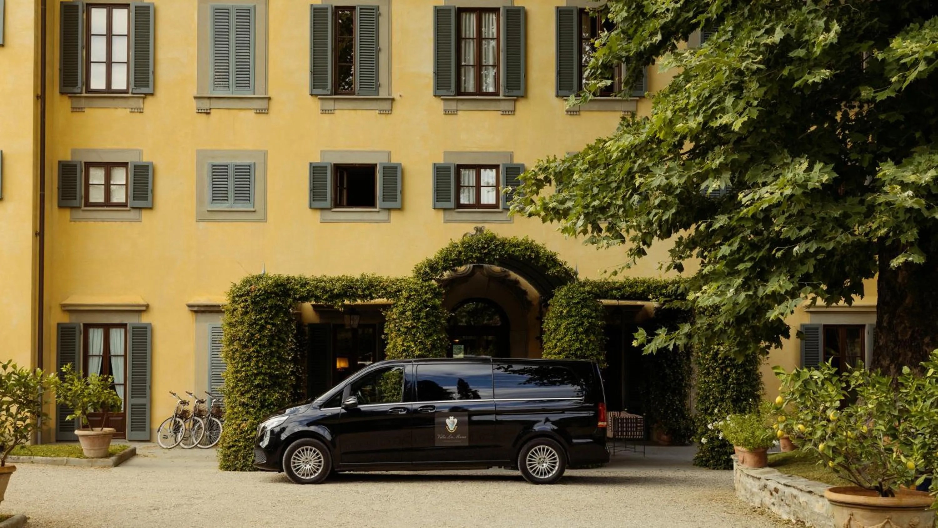 shuttle in Villa La Massa