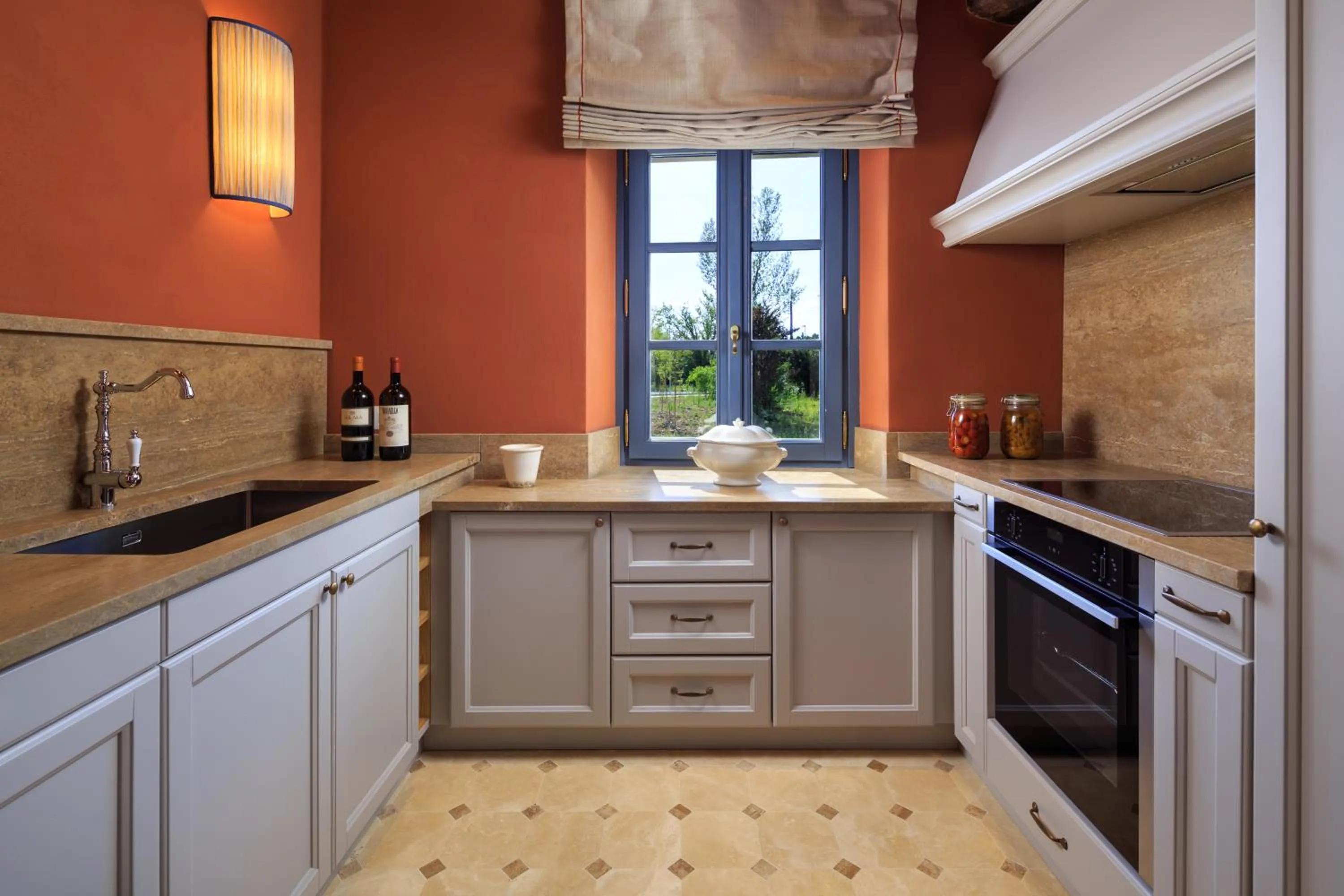Kitchen or kitchenette in Villa La Massa