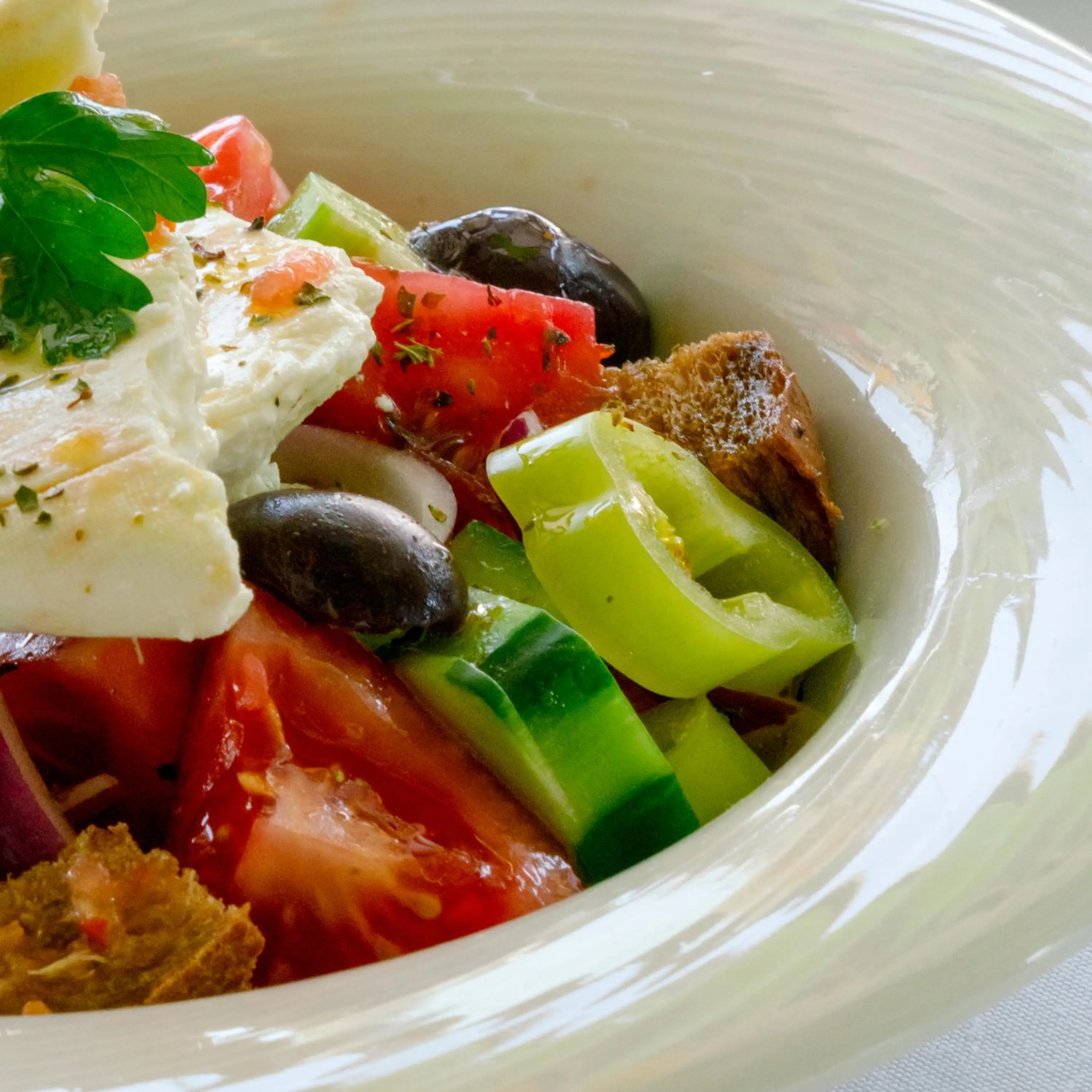 Restaurant/places to eat in Emerald Hotel