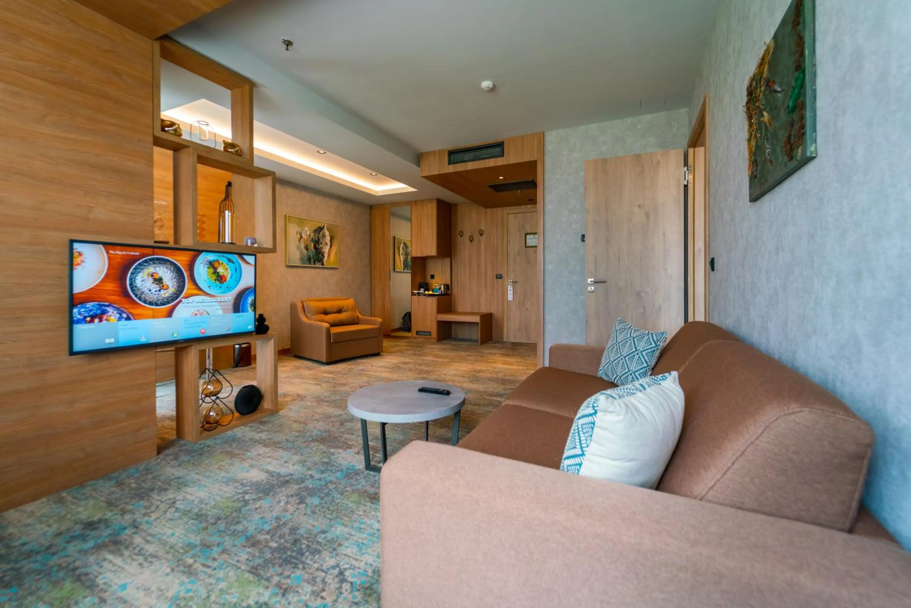 Living room in Emerald Hotel