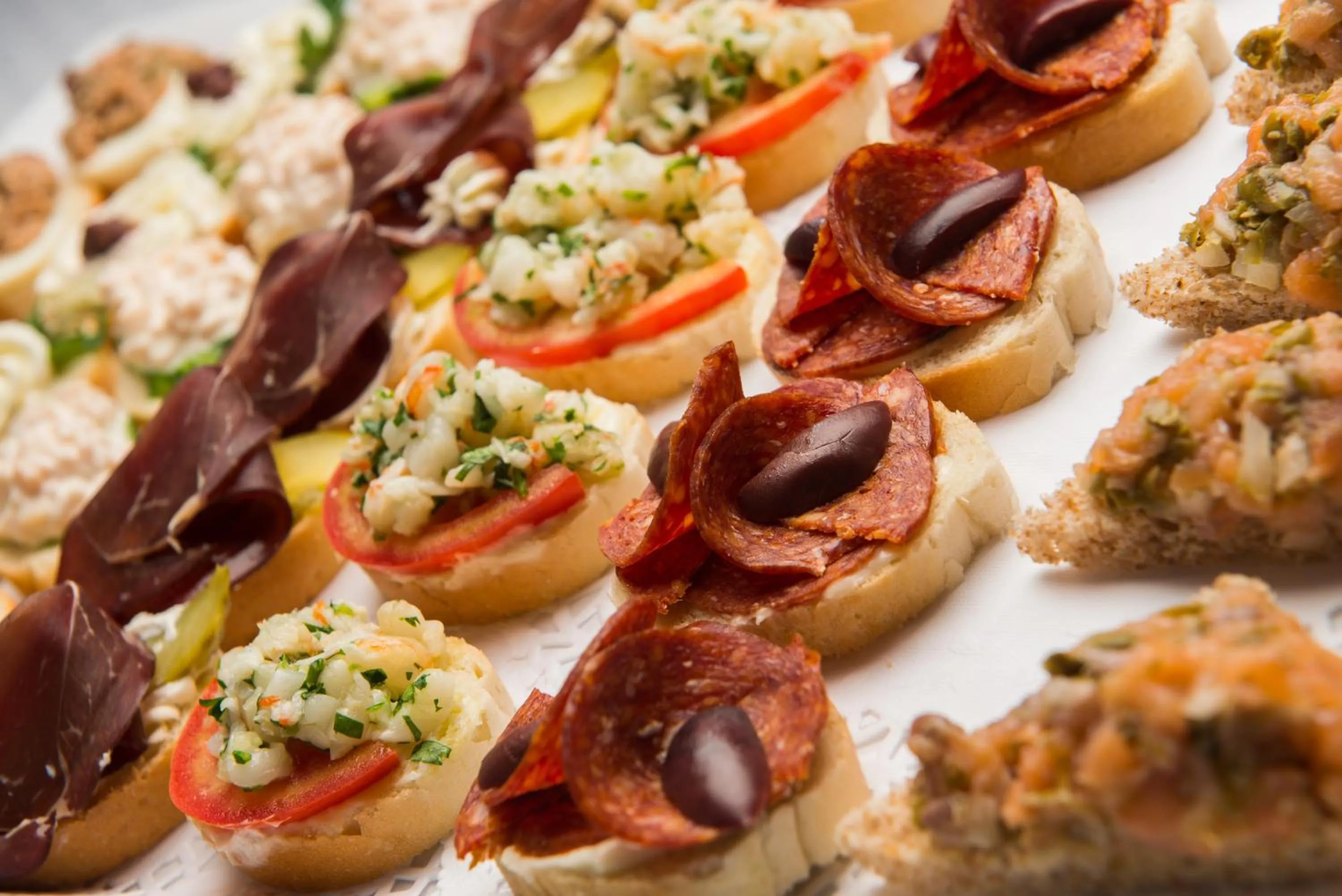 Restaurant/places to eat in Emerald Hotel