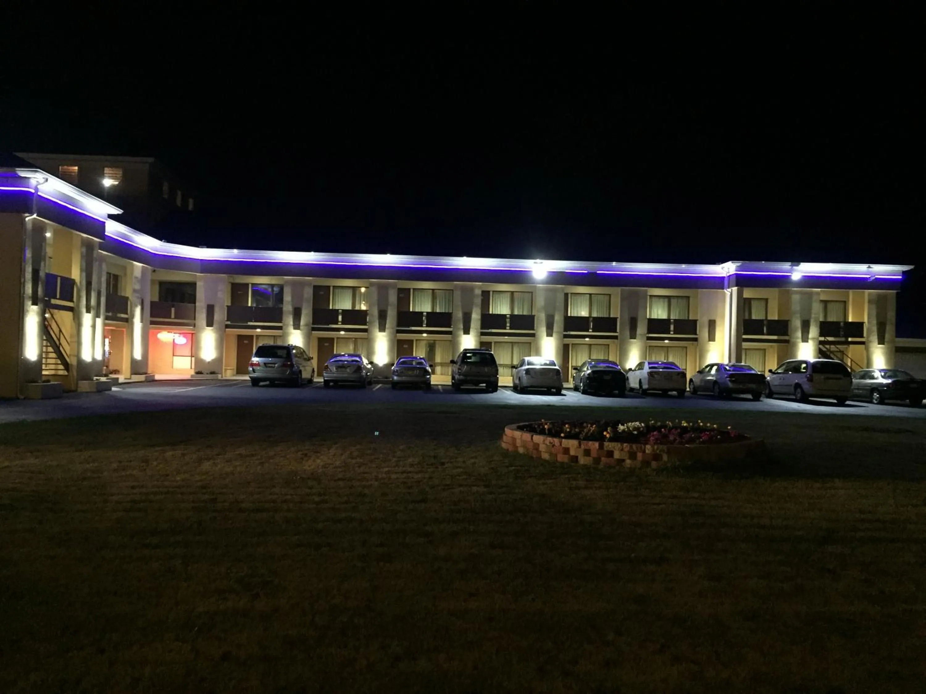 Property building in Scottish Inns Tonawanda