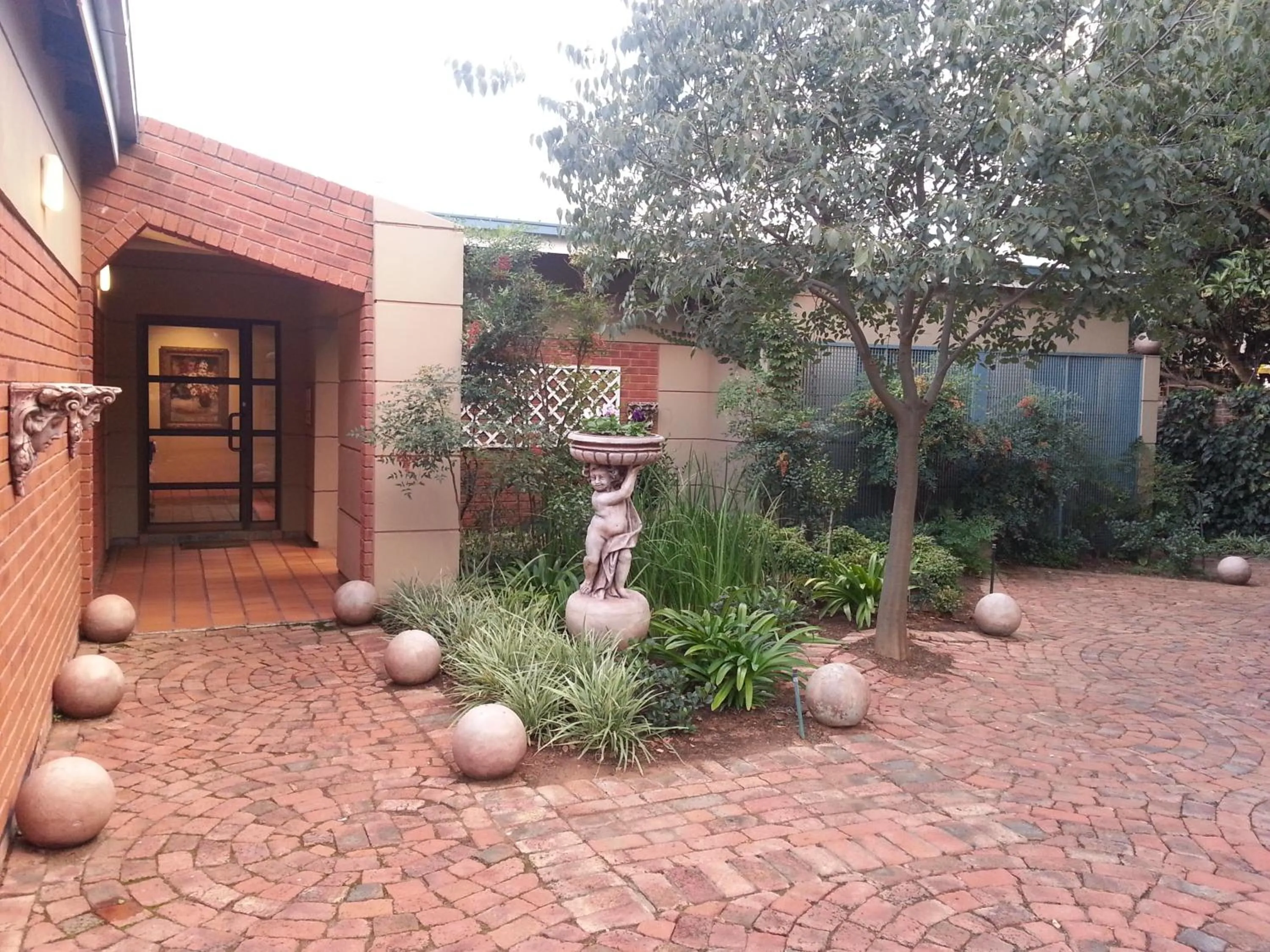 Facade/entrance in Primavera Guest House