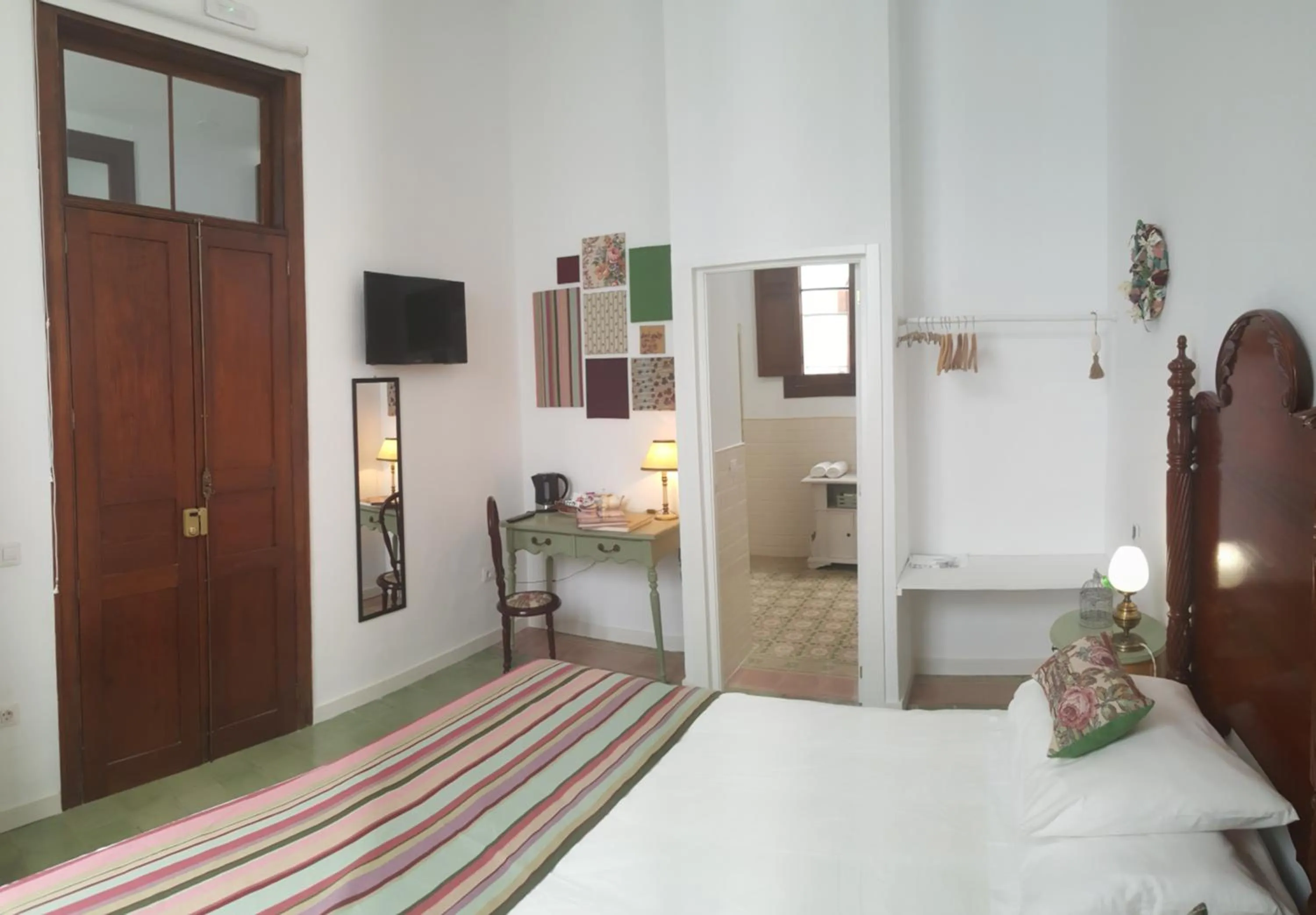 Photo of the whole room, Bed in Los Canaritos