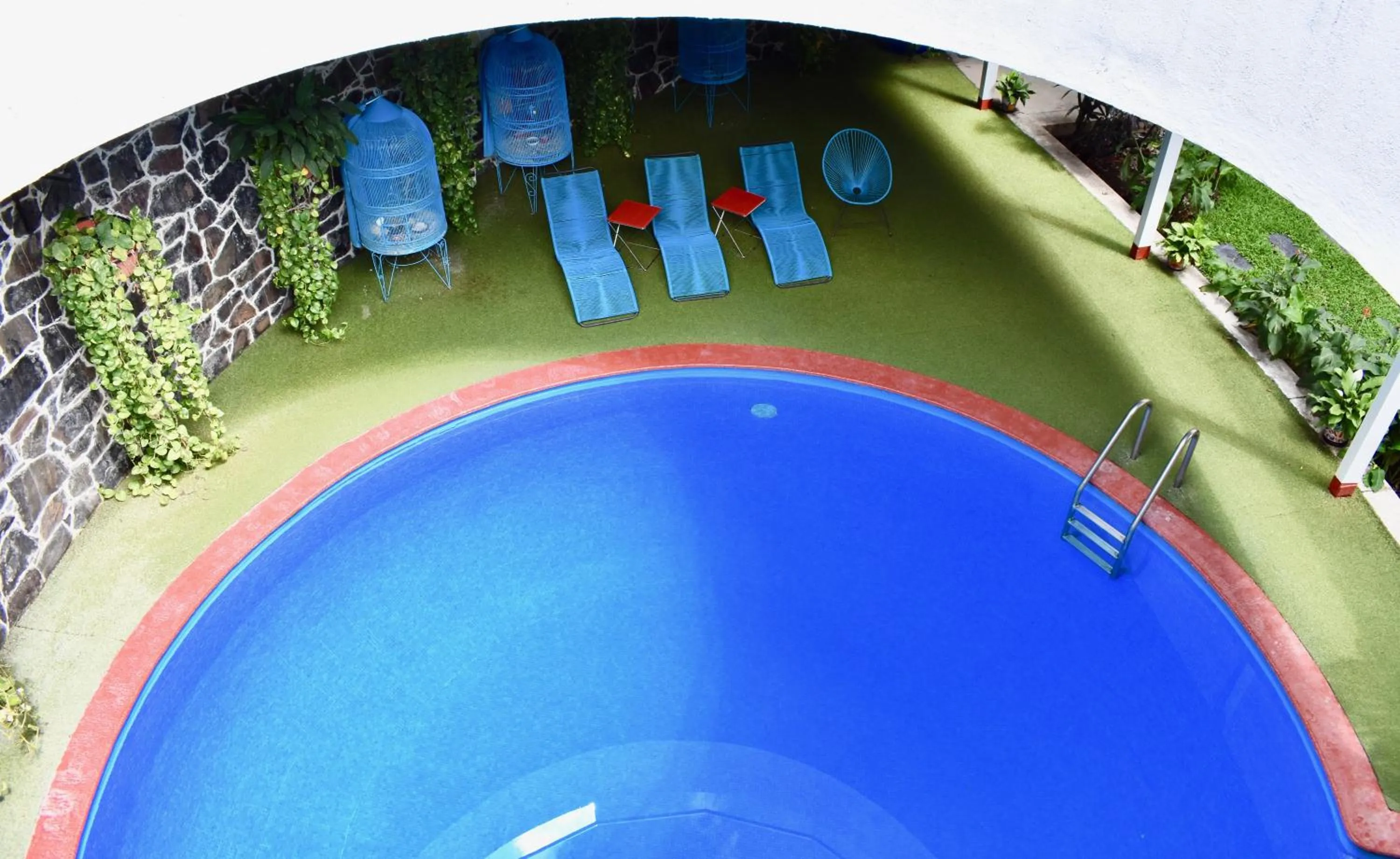 Swimming pool in Country Hotel & Suites