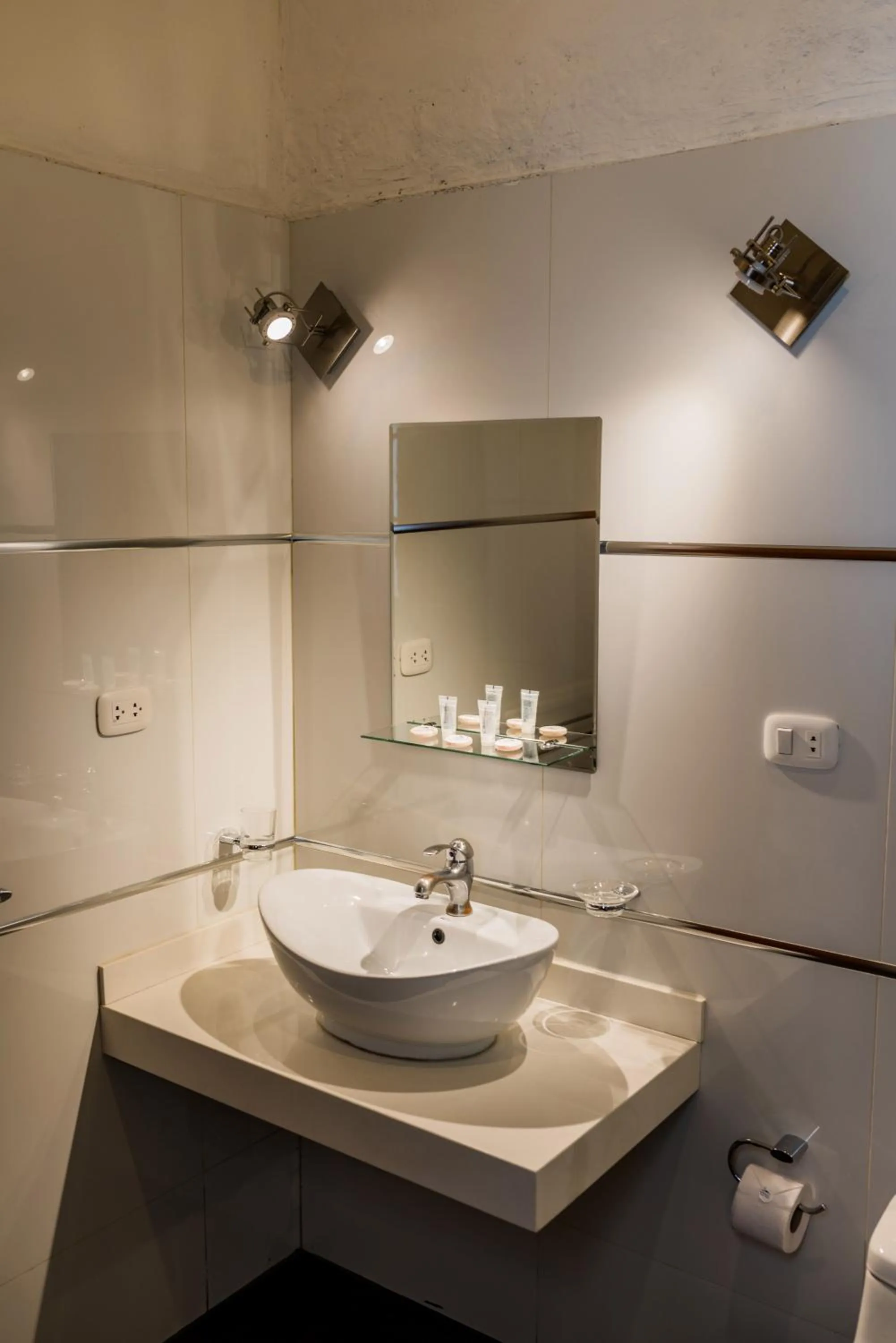 Bathroom in Majestad Hotel Boutique