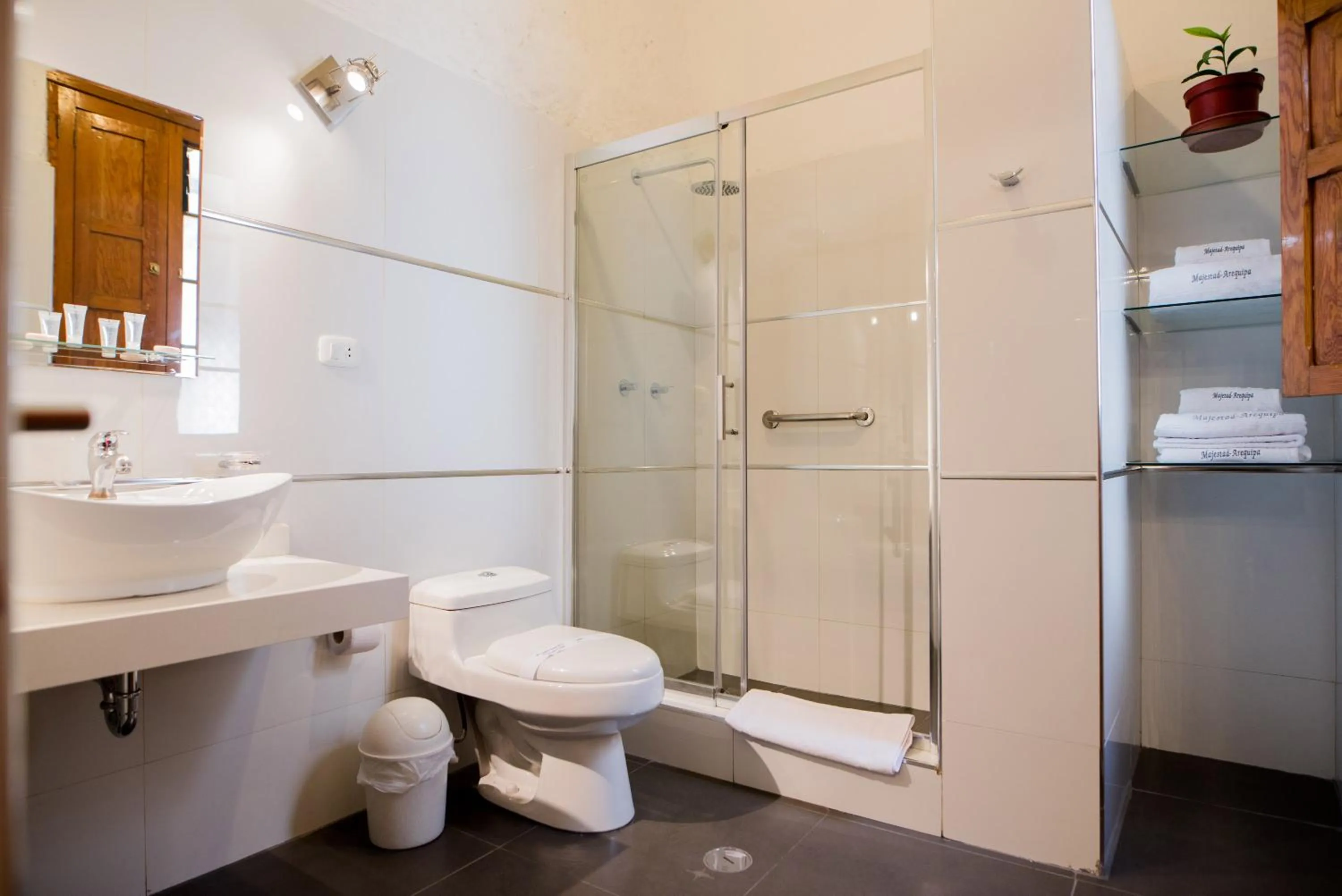 Bathroom in Majestad Hotel Boutique