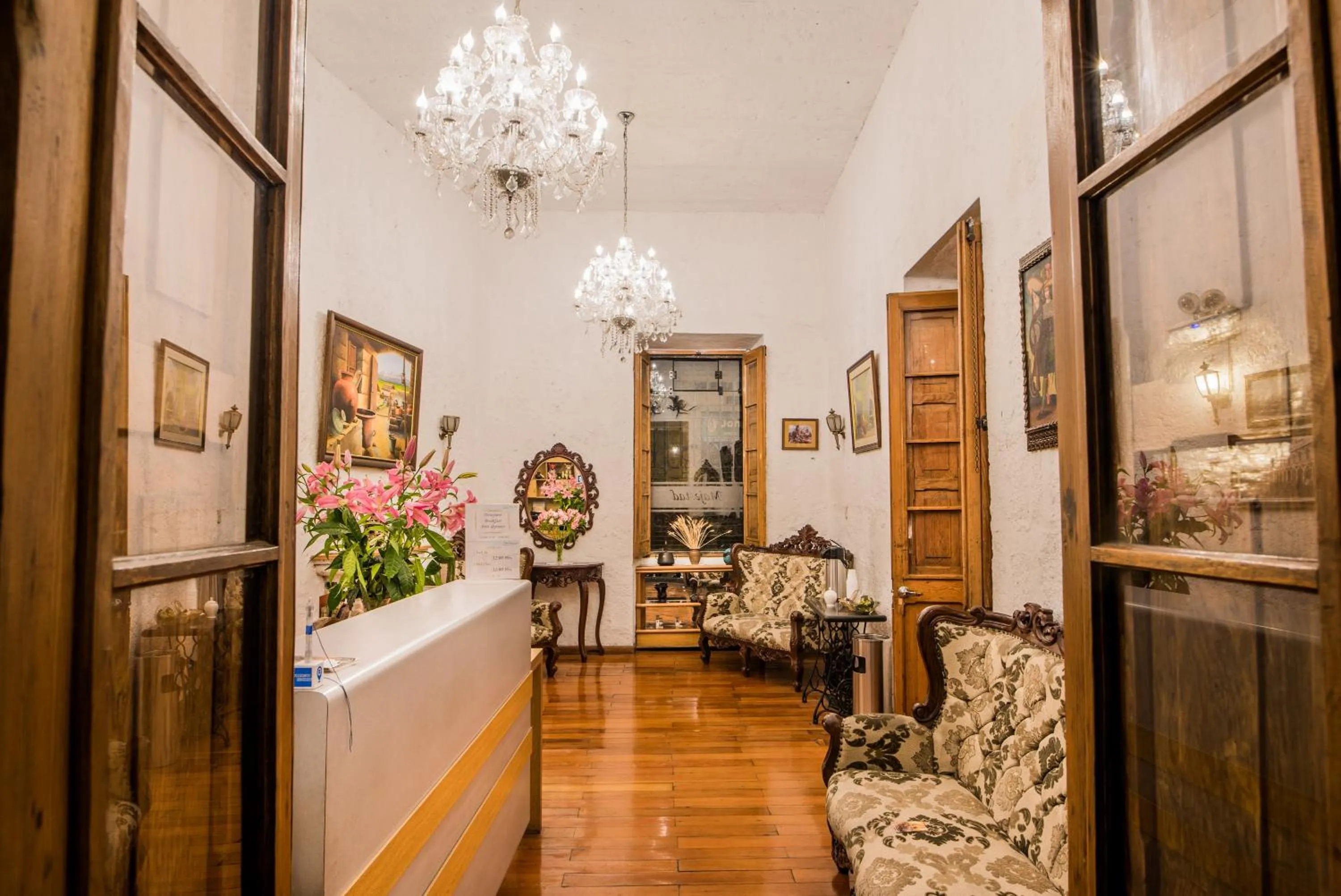 Lobby or reception in Majestad Hotel Boutique