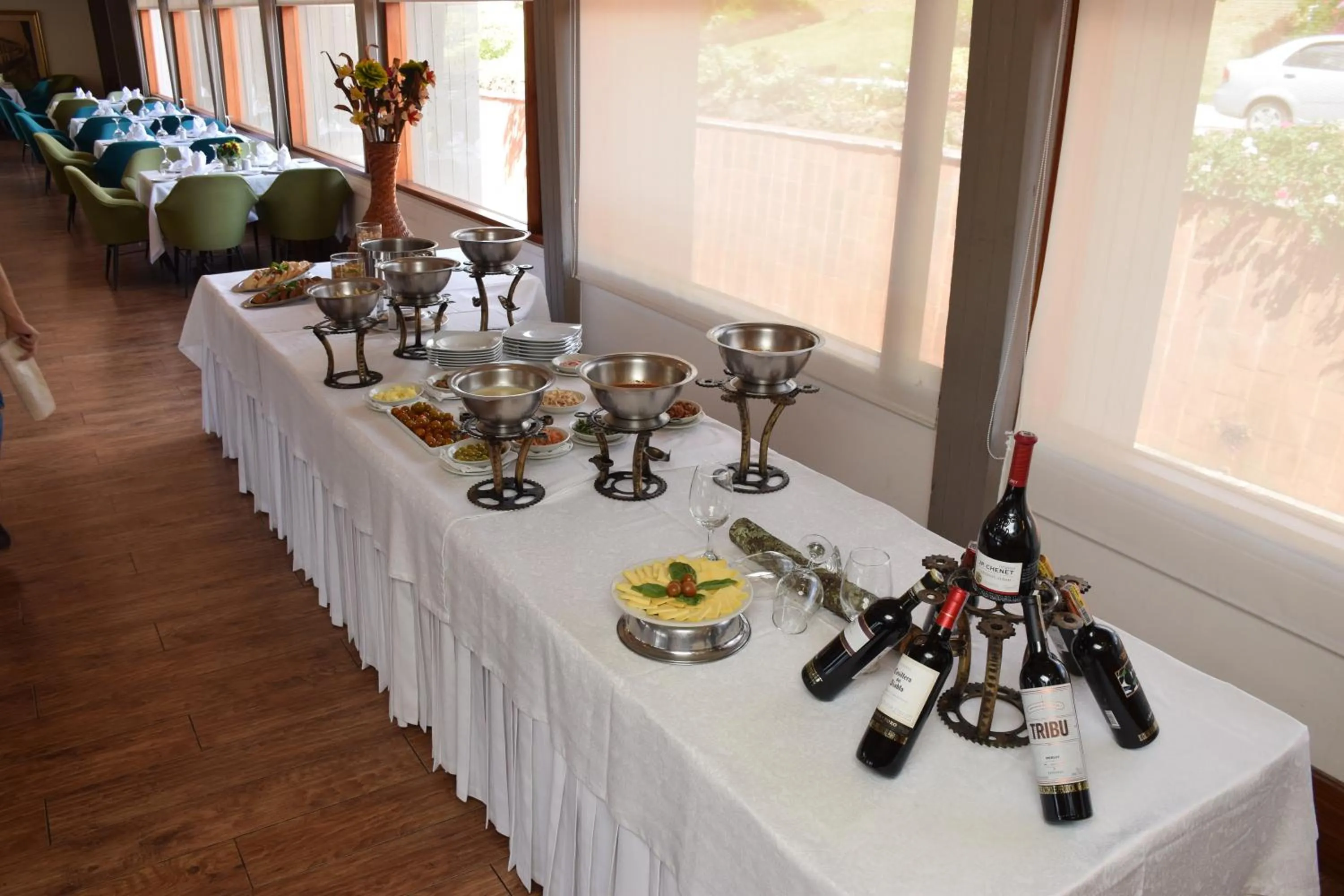 Restaurant/places to eat in D'Acosta Hotel Sochagota