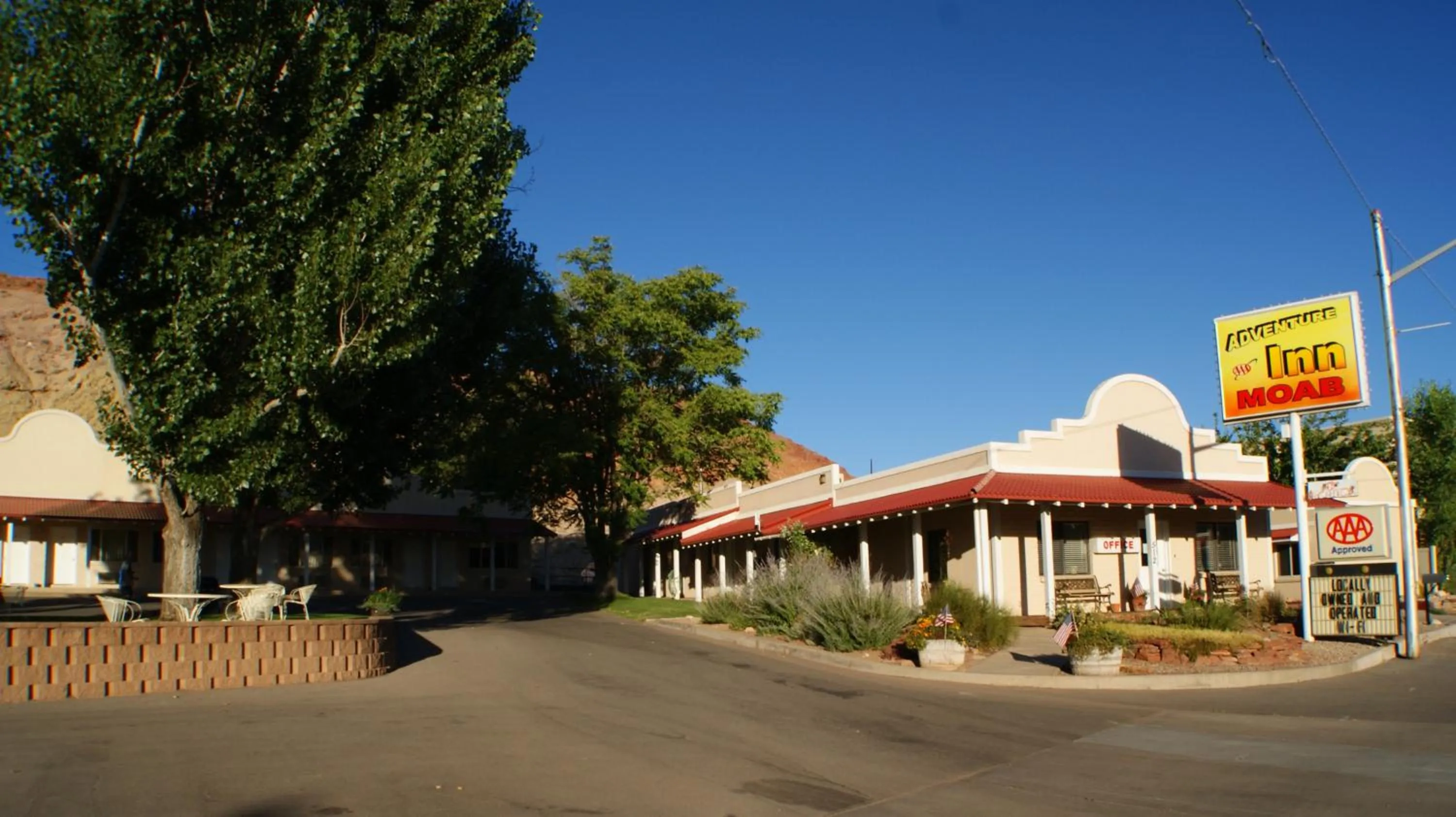 Property building in Adventure Inn Moab