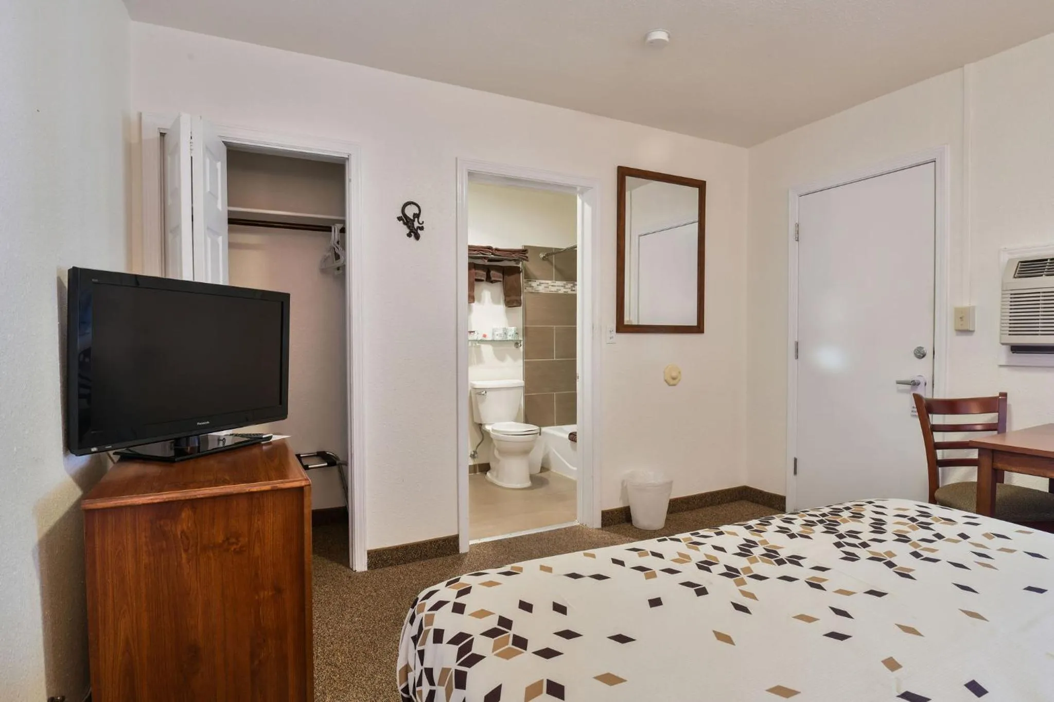 TV and multimedia, Bed in Adventure Inn Moab