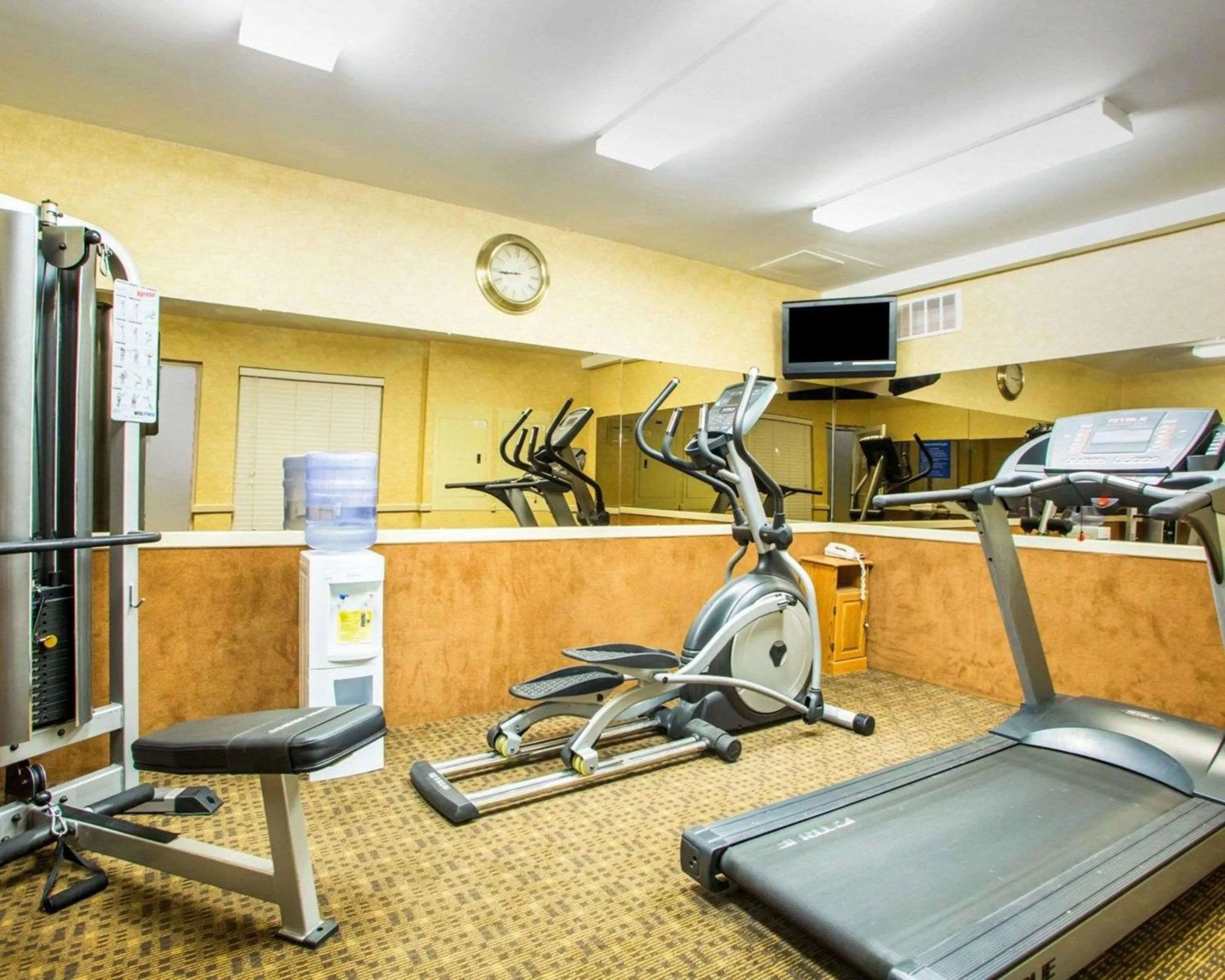 Fitness centre/facilities in Quality Inn & Suites North-Polaris