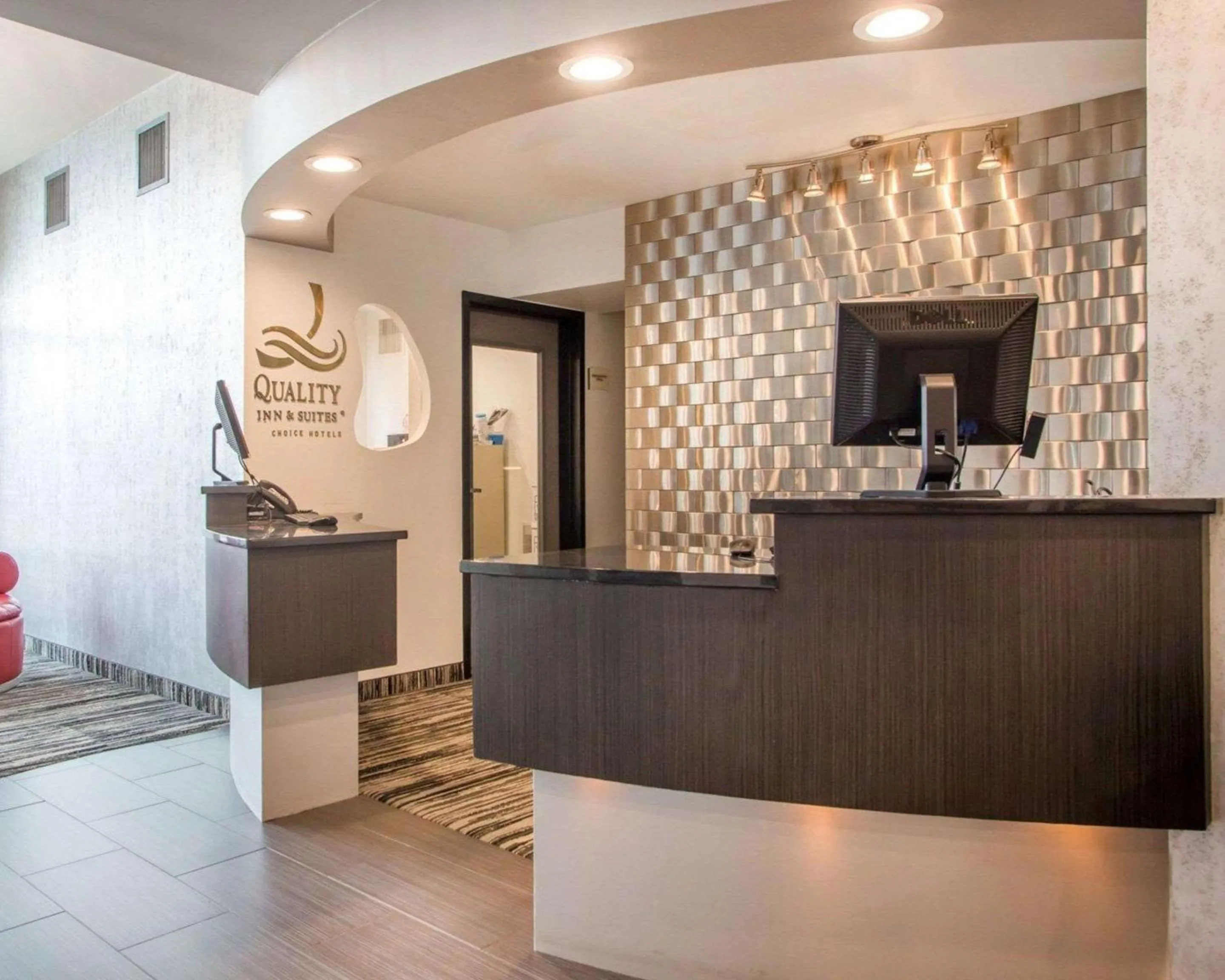 Lobby or reception in Quality Inn & Suites North-Polaris