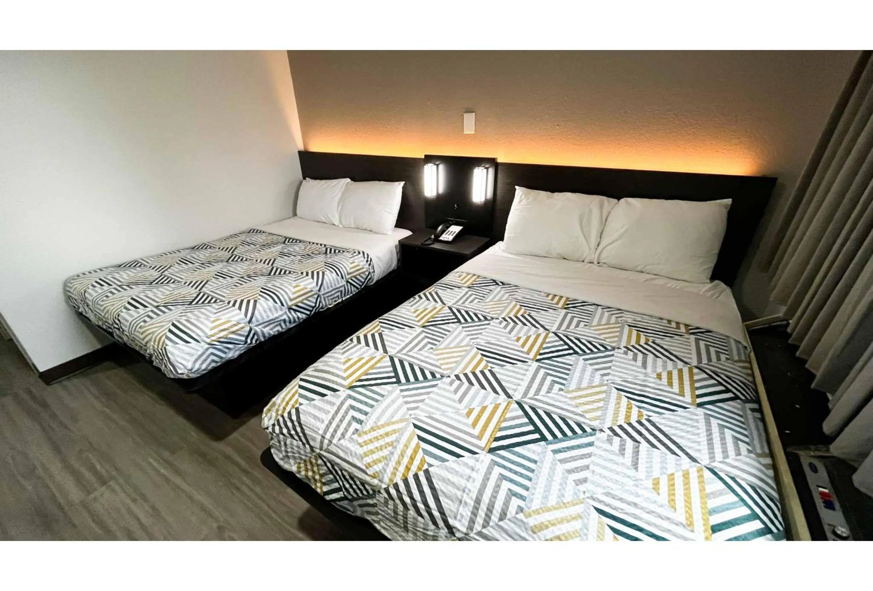 Bedroom, Bed in Studio 6 Lafayette, LA I-10 & I-49 N