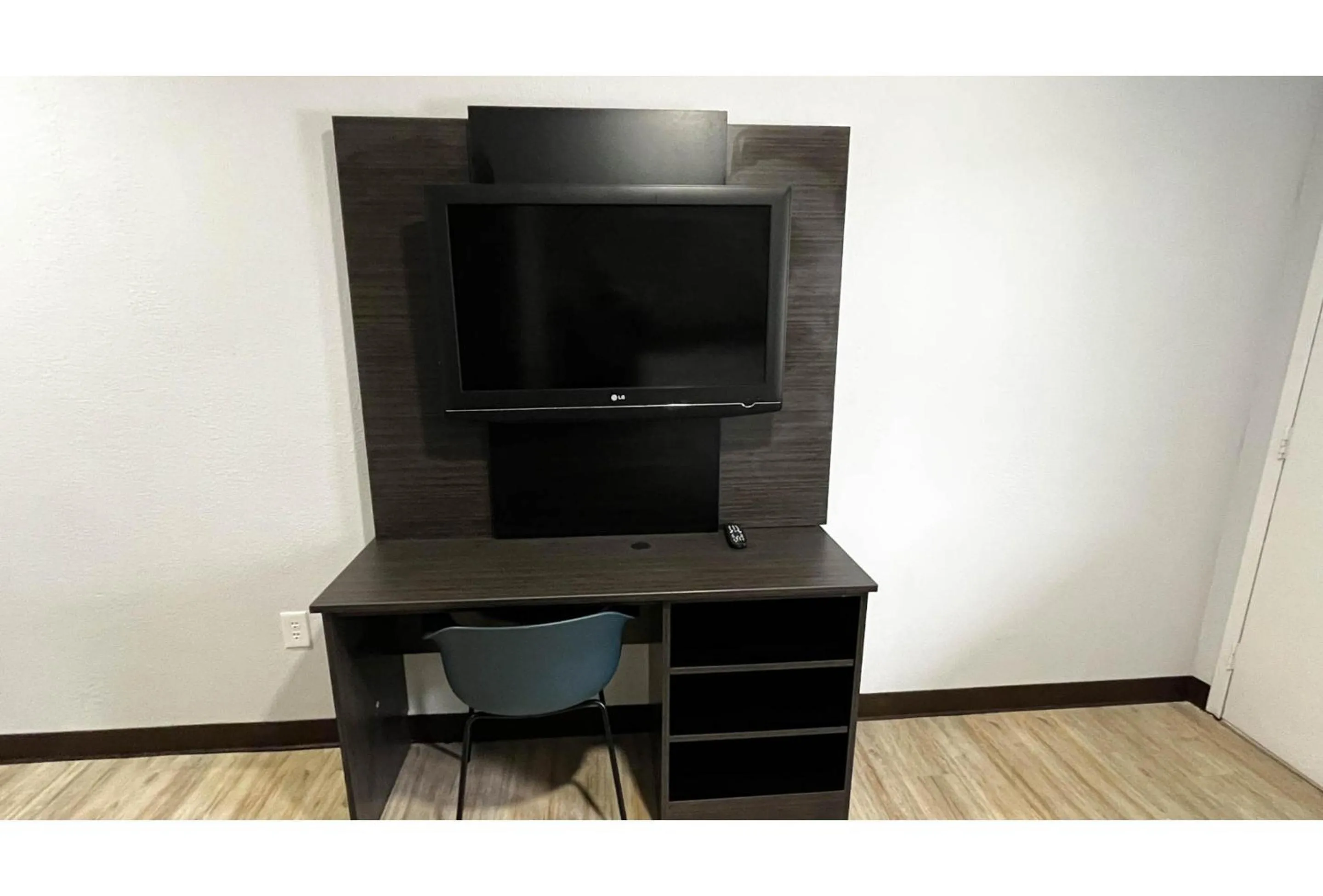 Photo of the whole room in Studio 6 Lafayette, LA I-10 & I-49 N