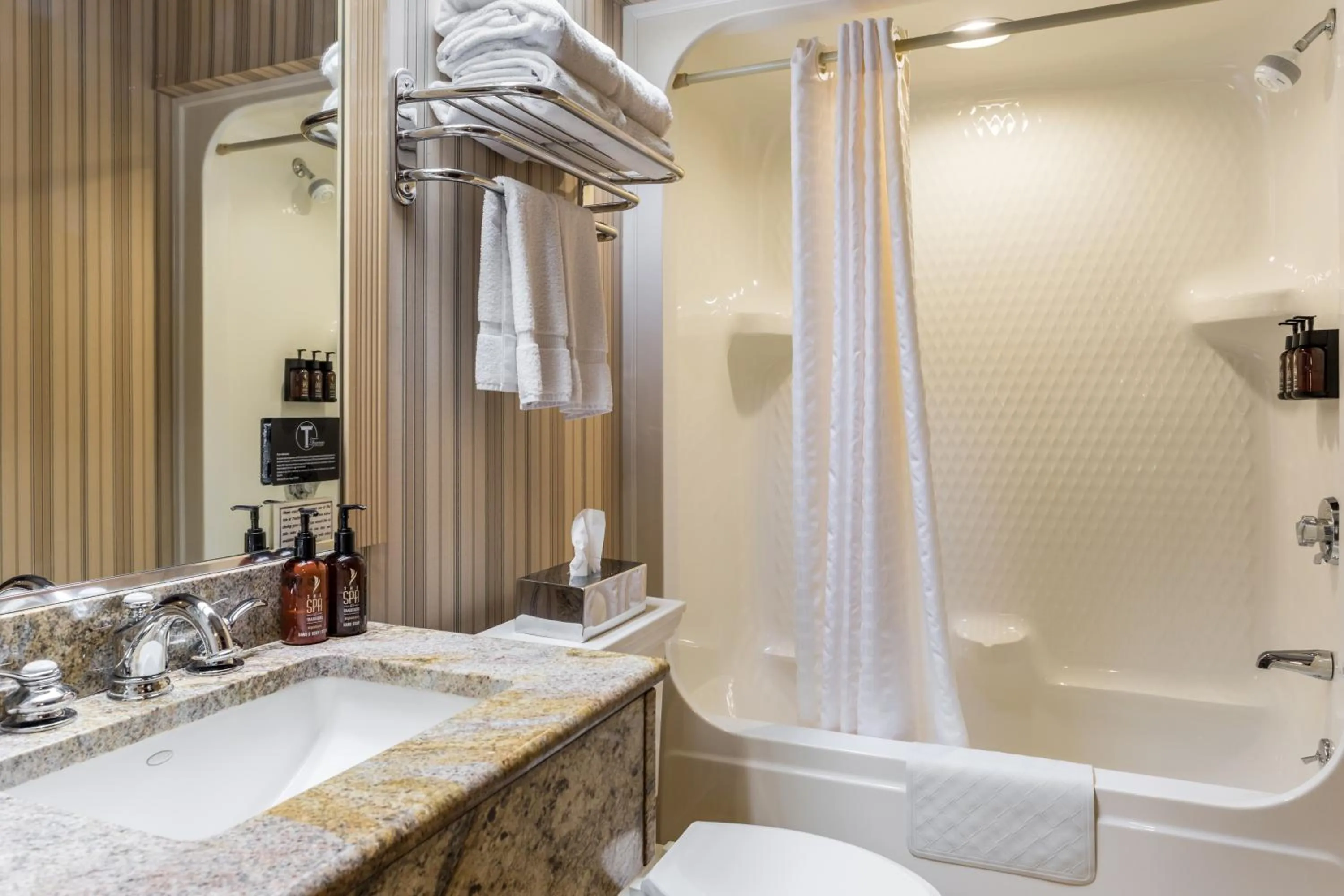 Traditions Hotel & Spa Johnson City - Binghamton, an Ascend Collection Hotel