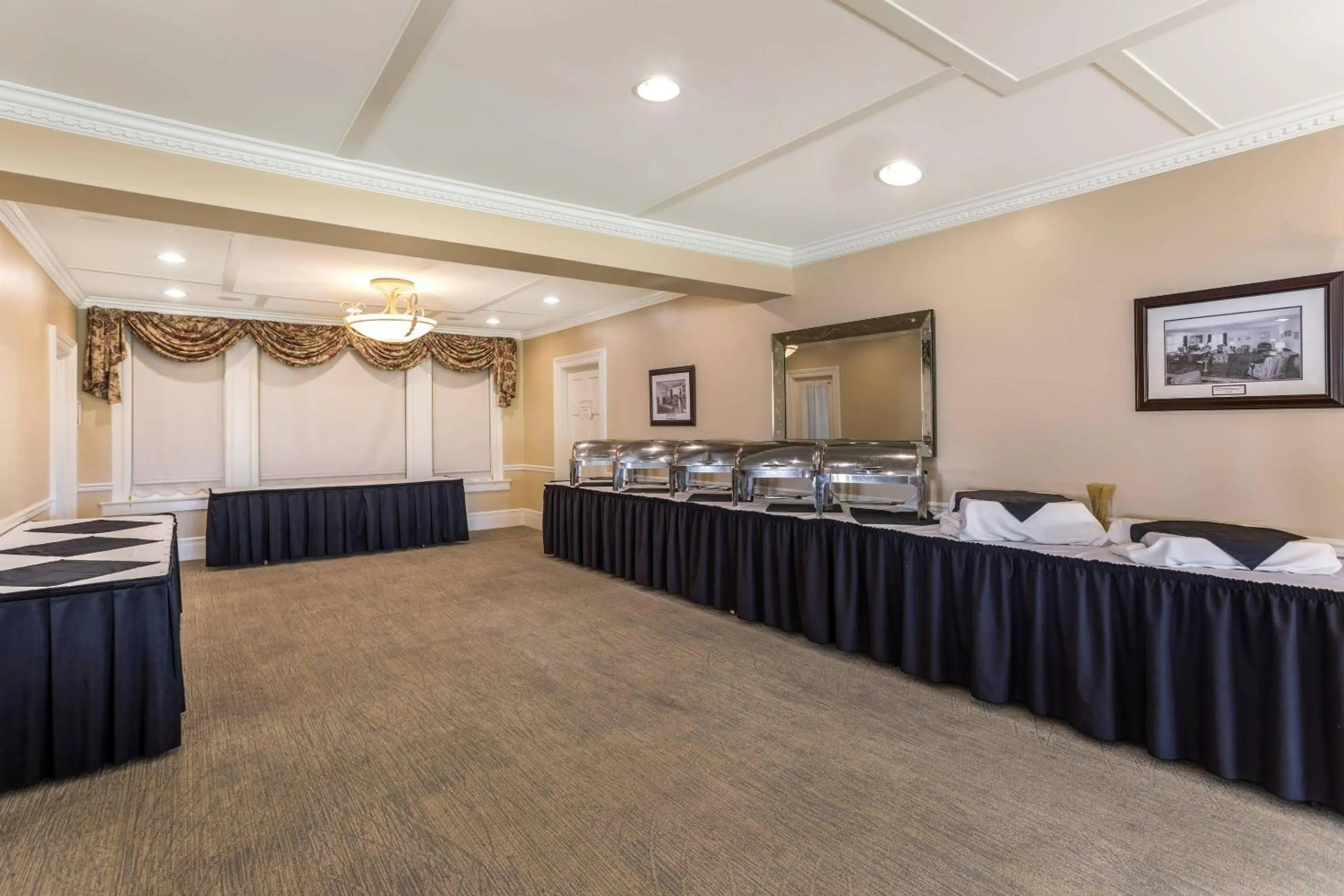 Meeting/conference room in Traditions Hotel & Spa Johnson City - Binghamton, an Ascend Collection Hotel