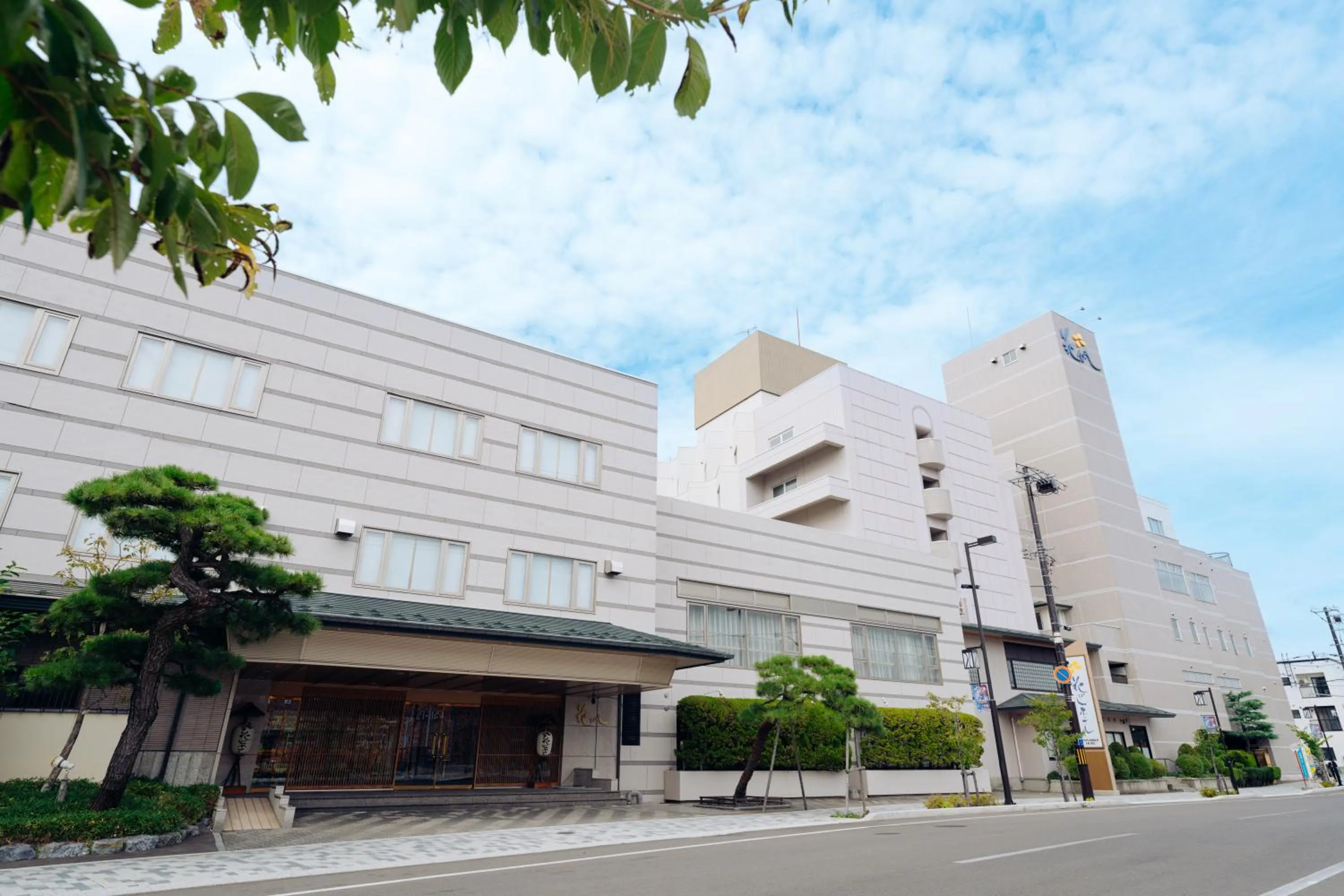 Property building in Hanabishi Hotel