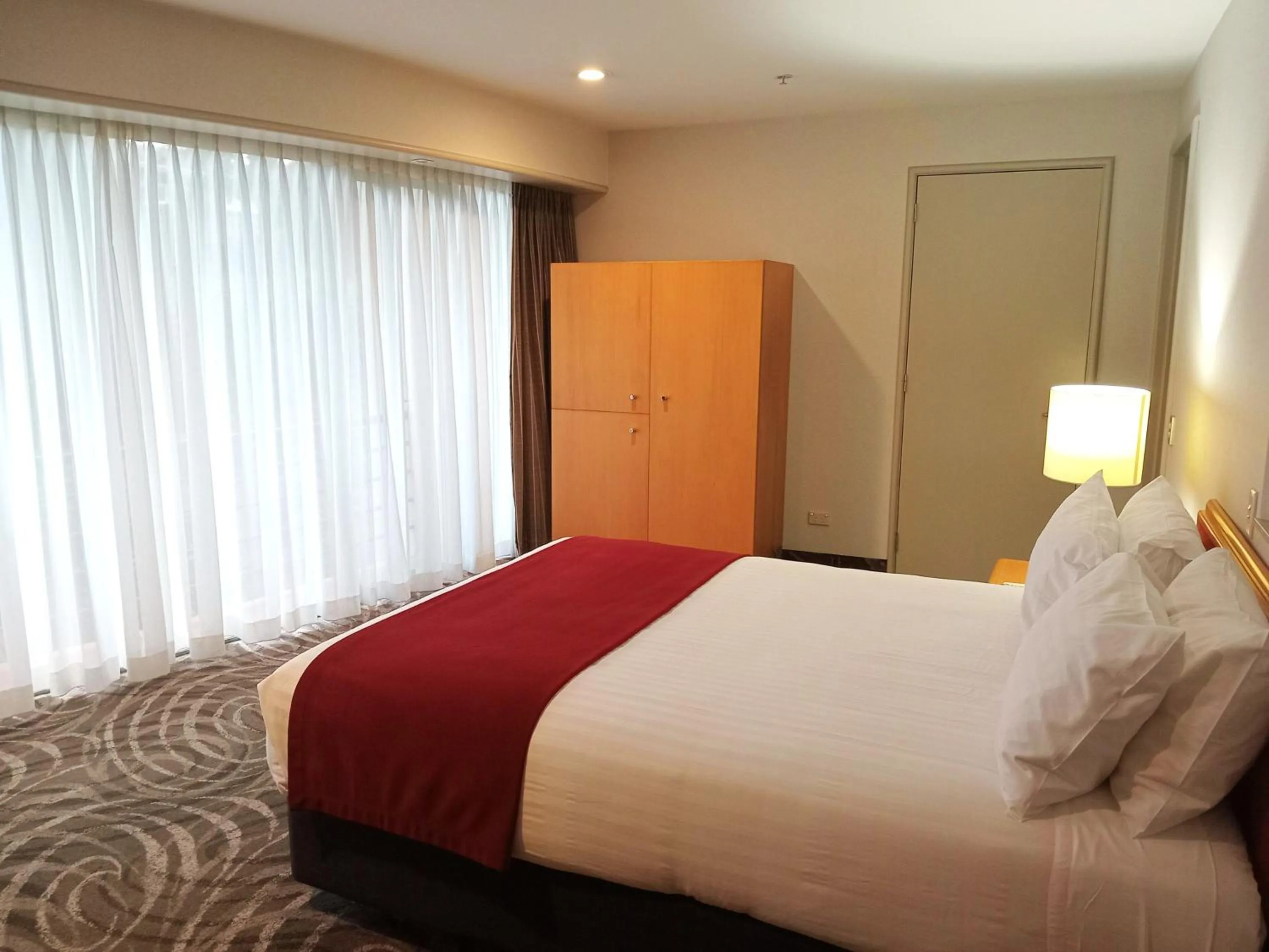 Bed in Waipuna Hotel & Conference Centre