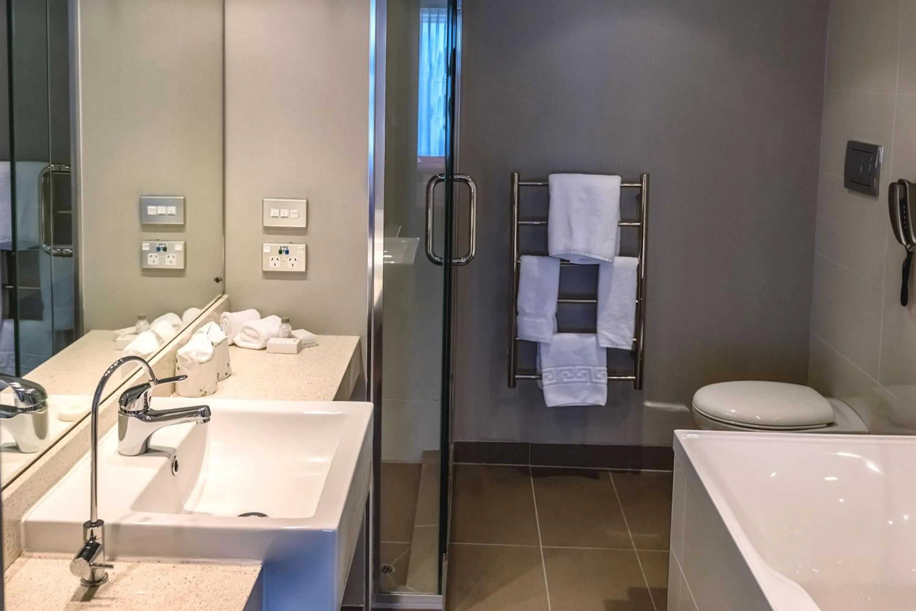 Bathroom in Waipuna Hotel & Conference Centre