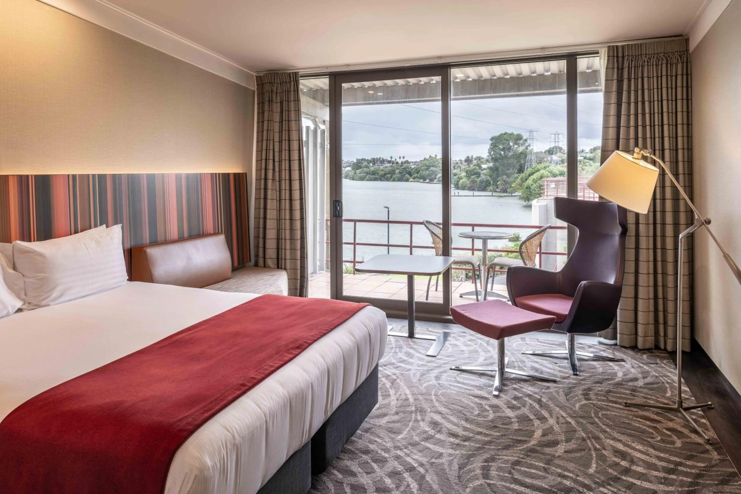 Bureau King in Waipuna Hotel & Conference Centre