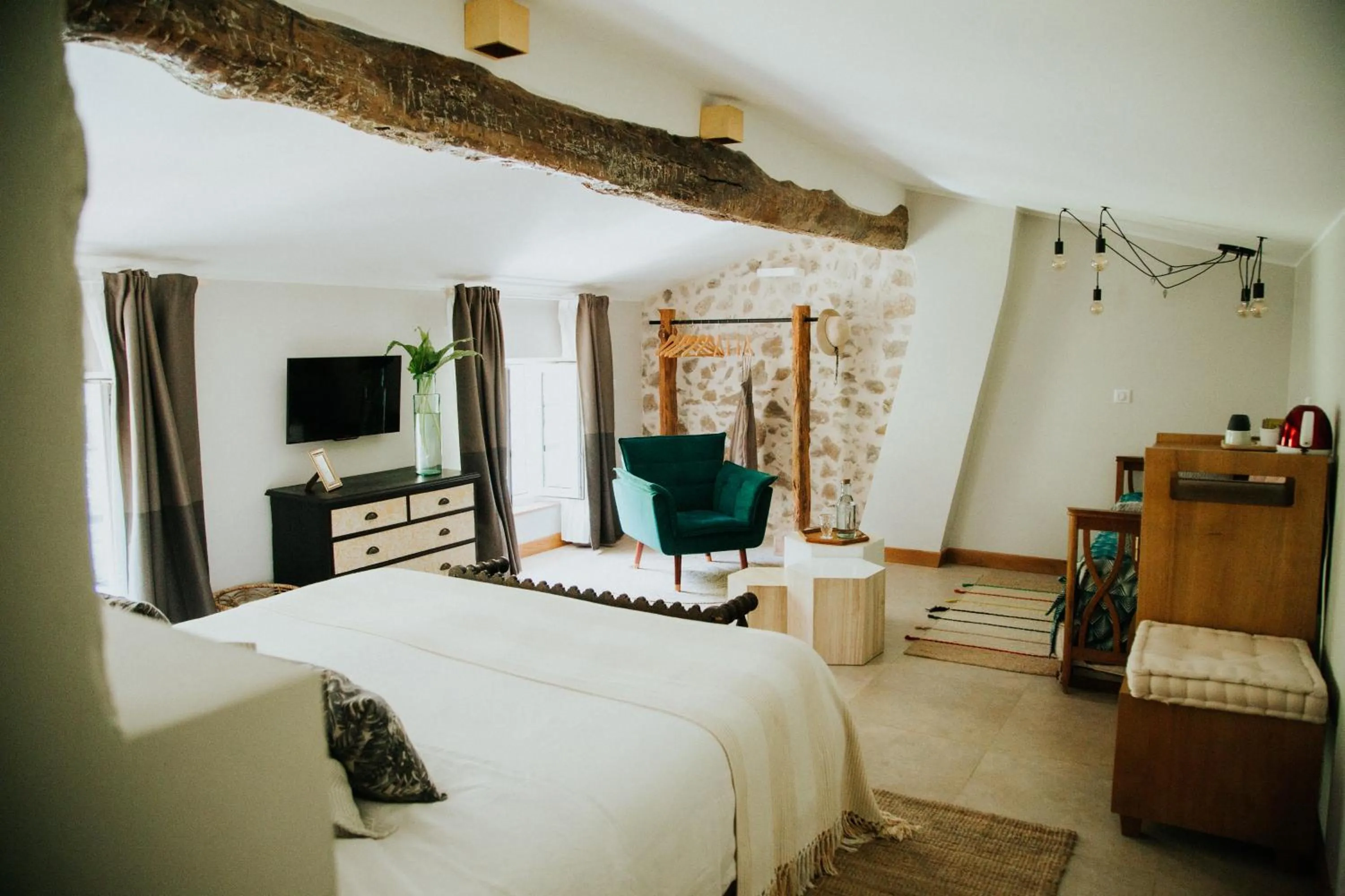 Photo of the whole room, Bed in Le Moulin Camoula