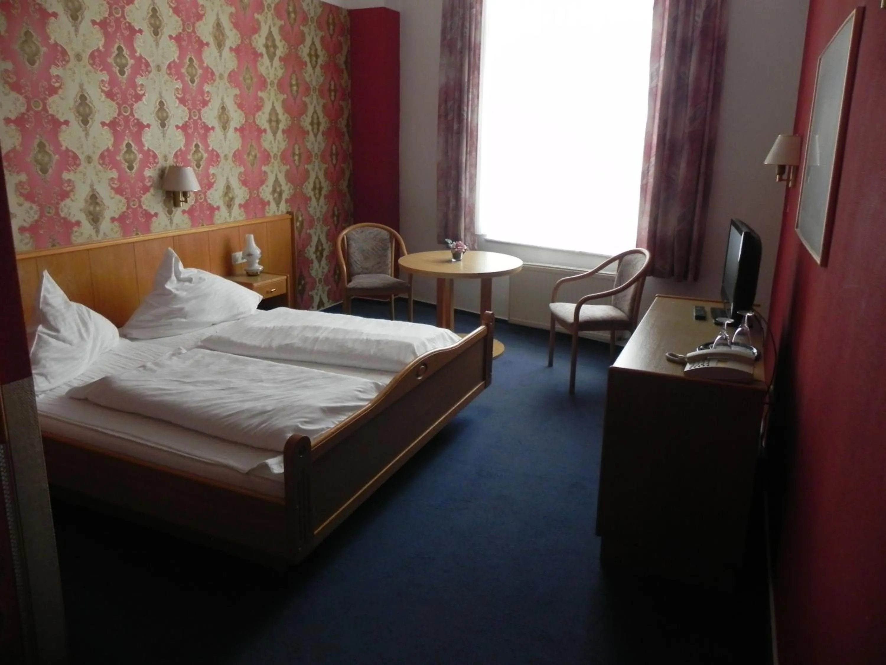 Photo of the whole room, Bed in Zur Eldenburg