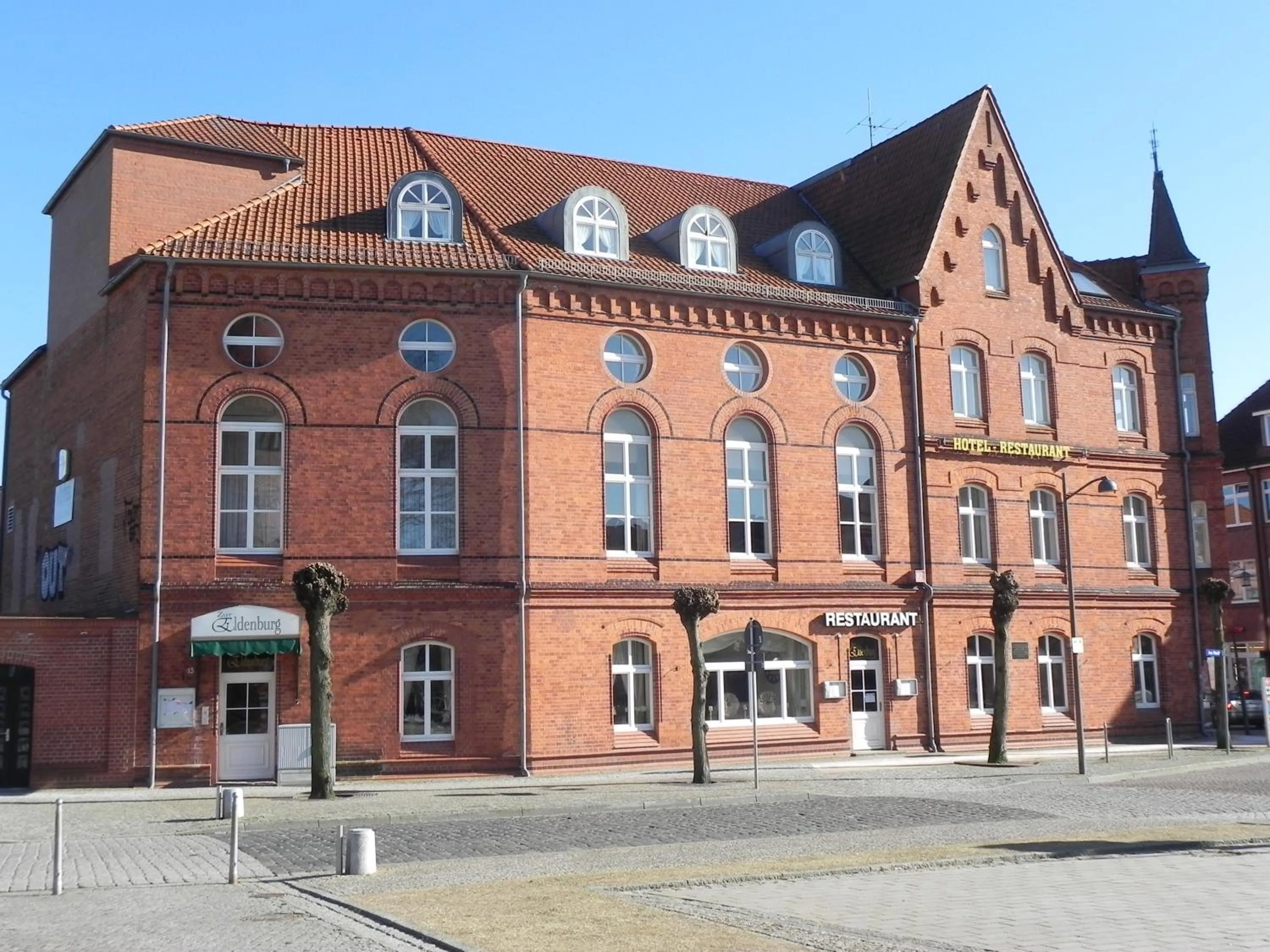Property building in Zur Eldenburg