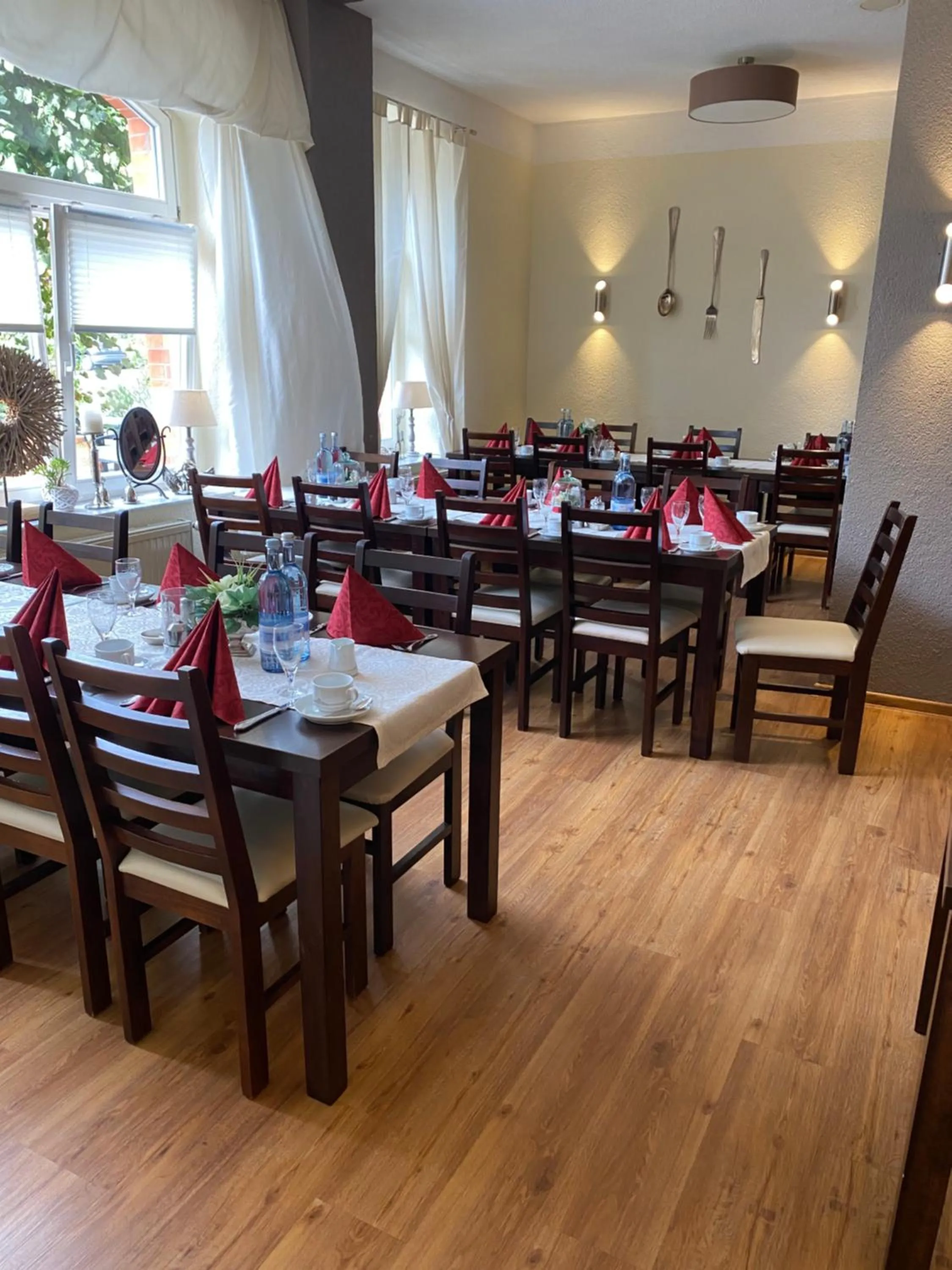 Restaurant/places to eat in Zur Eldenburg