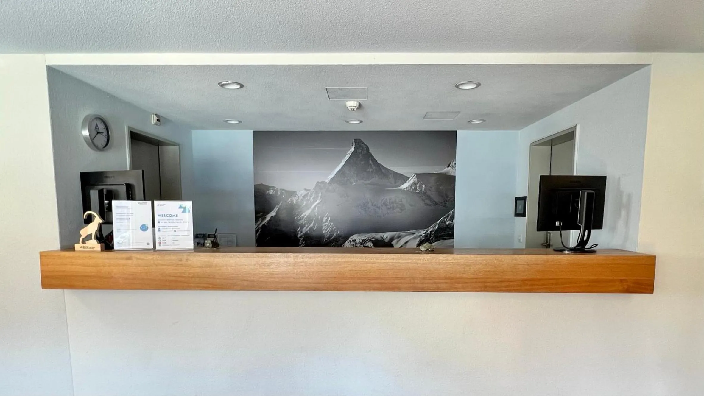 Lobby or reception in Zermatt Youth Hostel