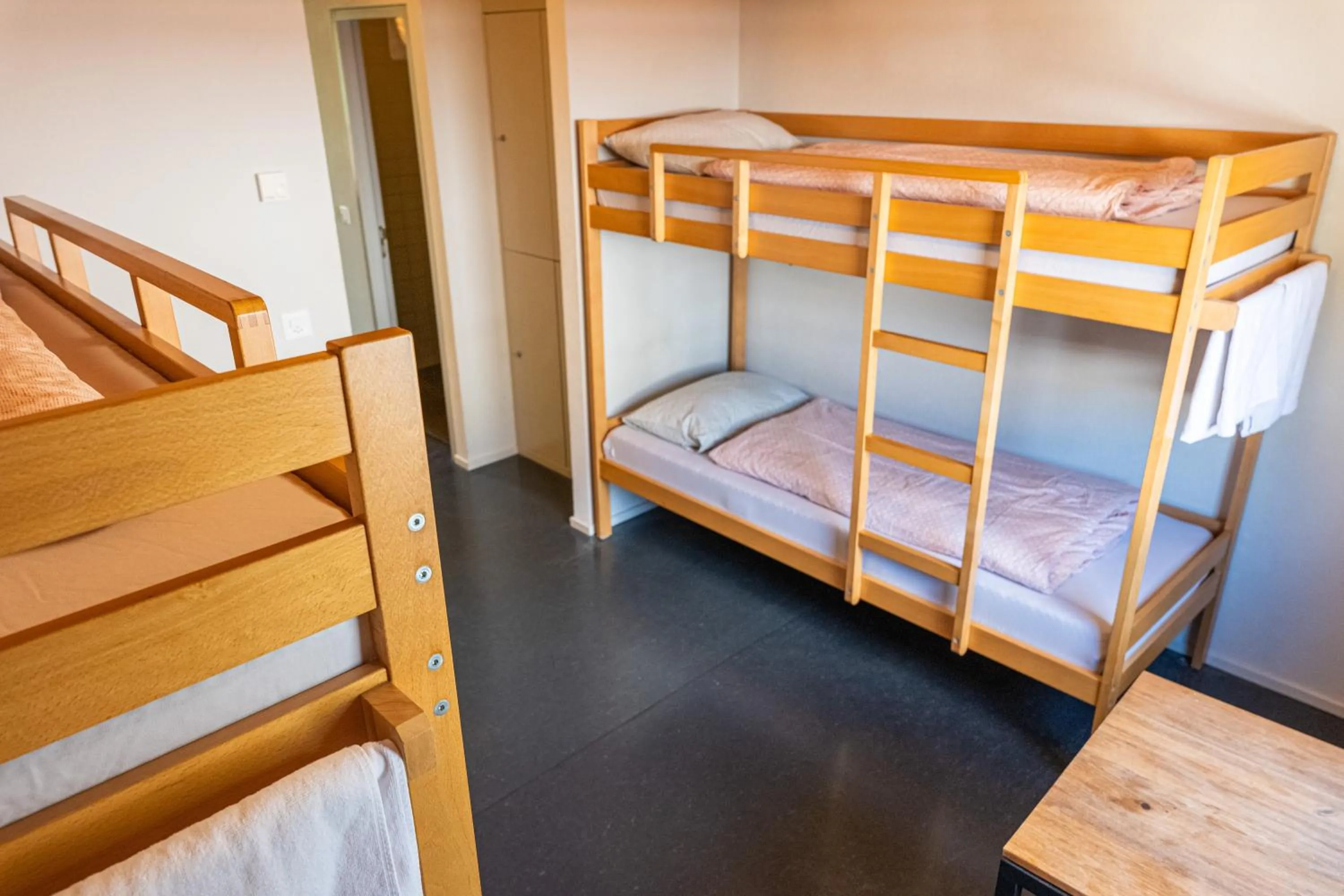 Bedroom, Bed in Zermatt Youth Hostel