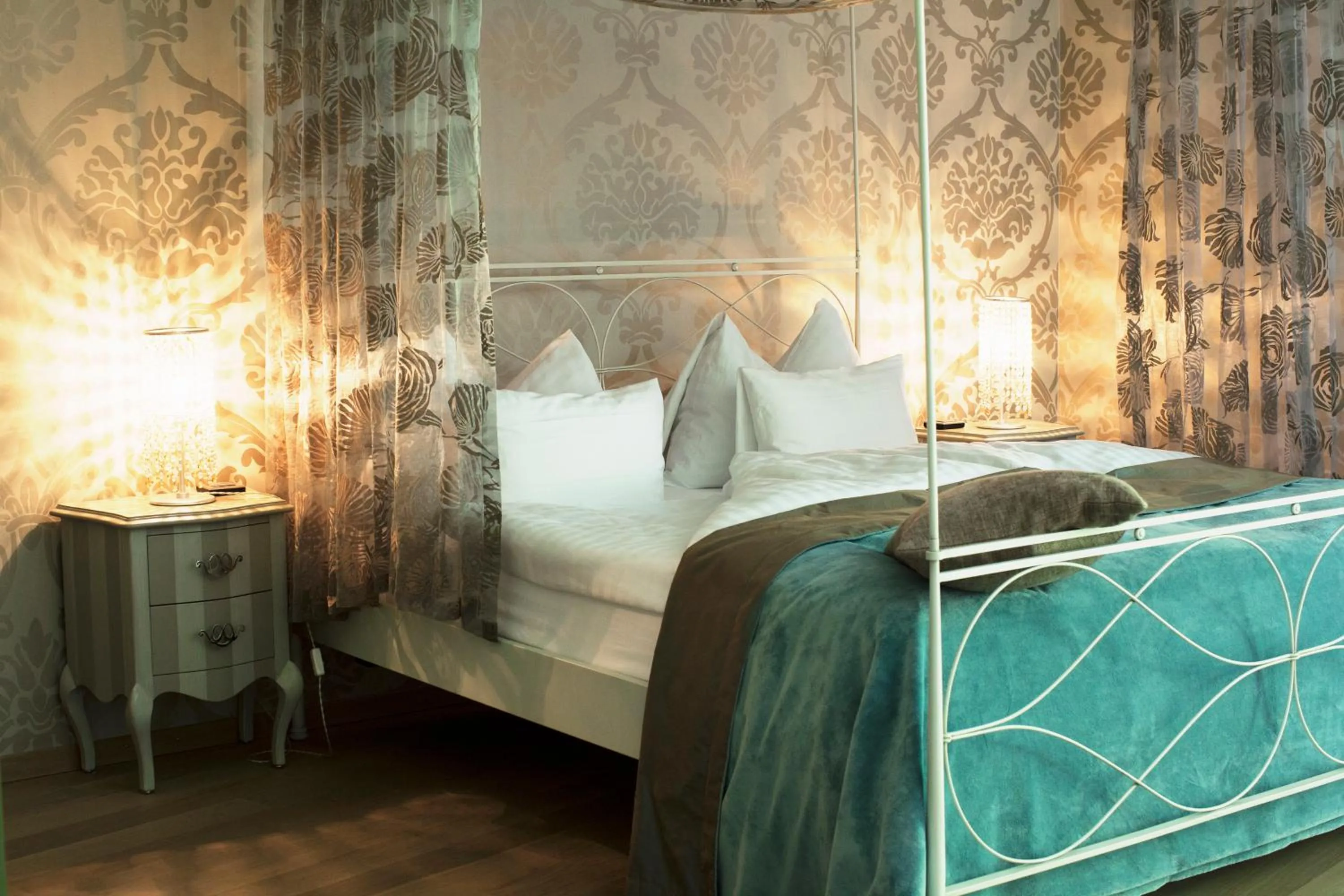 Bedroom, Bed in Bad Bubendorf Design & Lifestyle Hotel