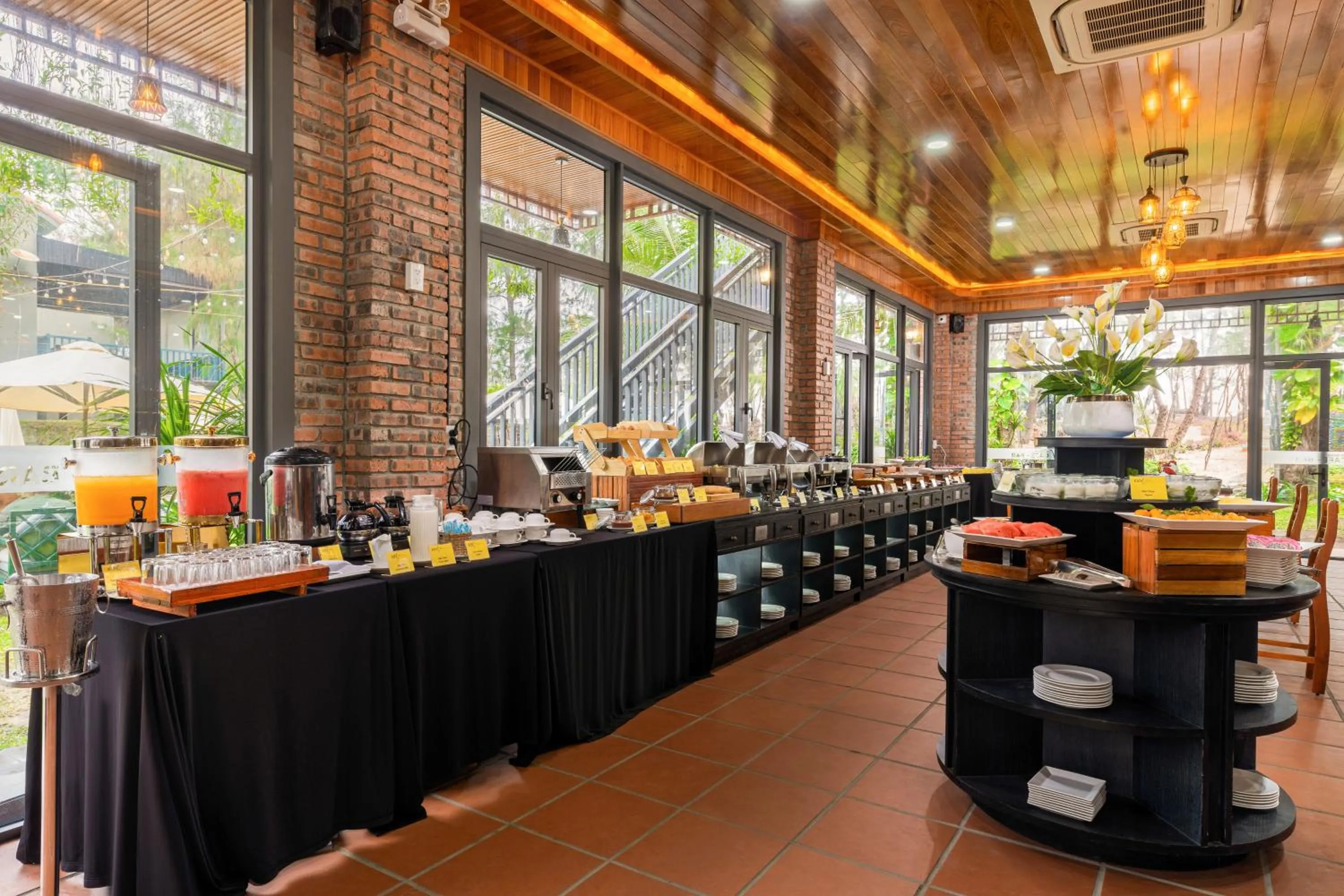 Restaurant/places to eat in Sol An Bang Beach Resort & Spa