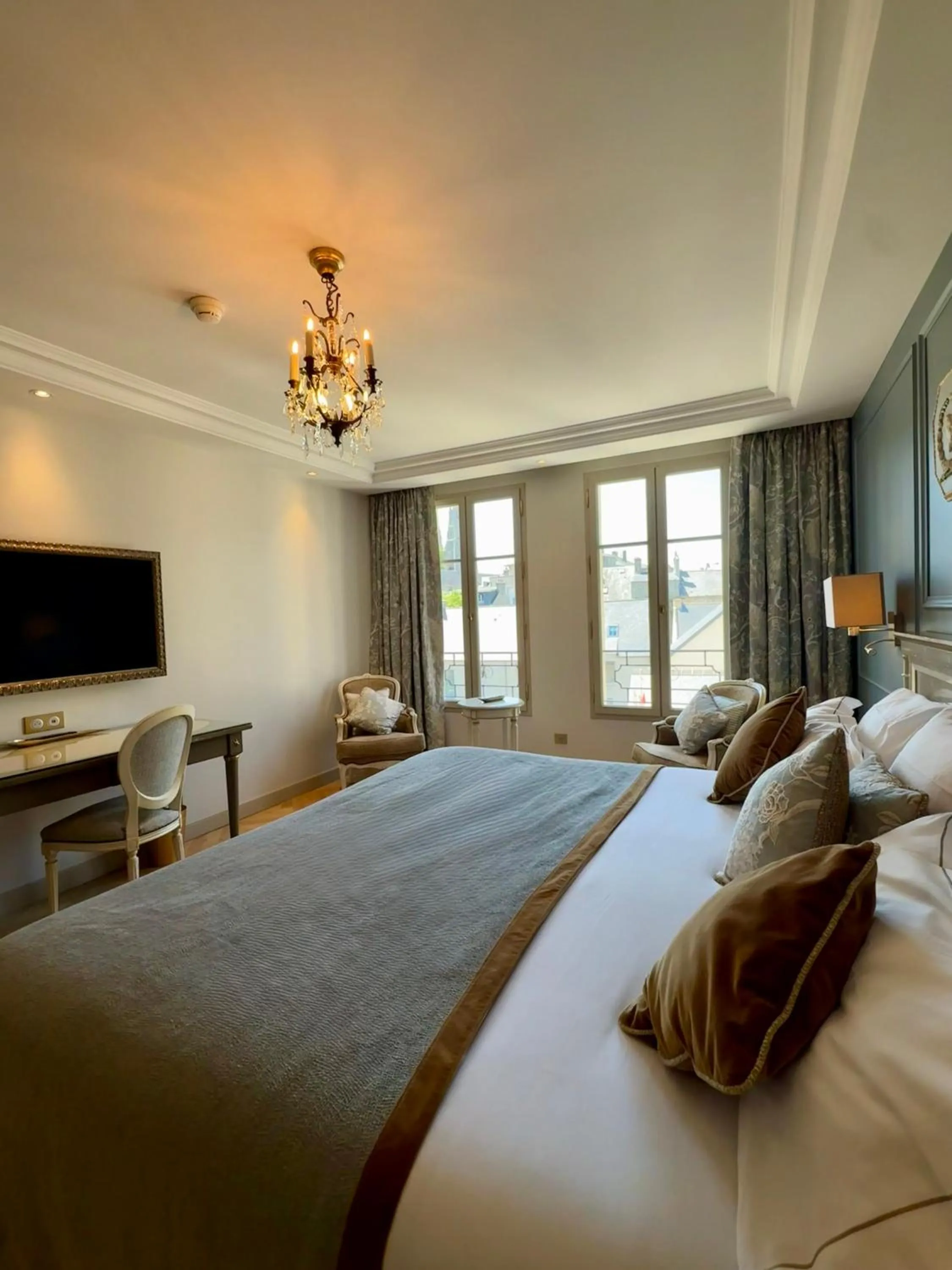 Bed in Villa Lara Hotel