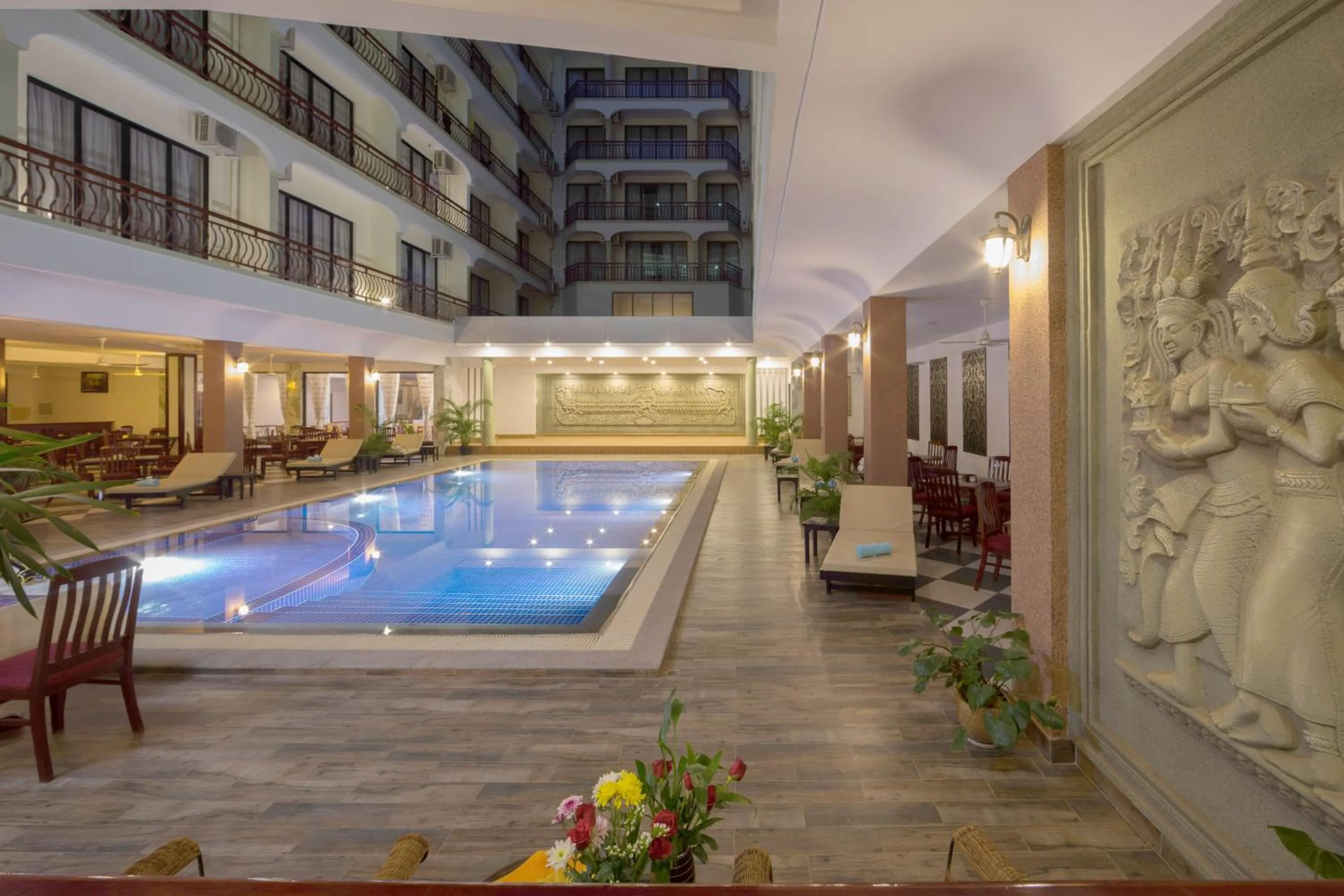 Pool view in Smiling Deluxe Hotel