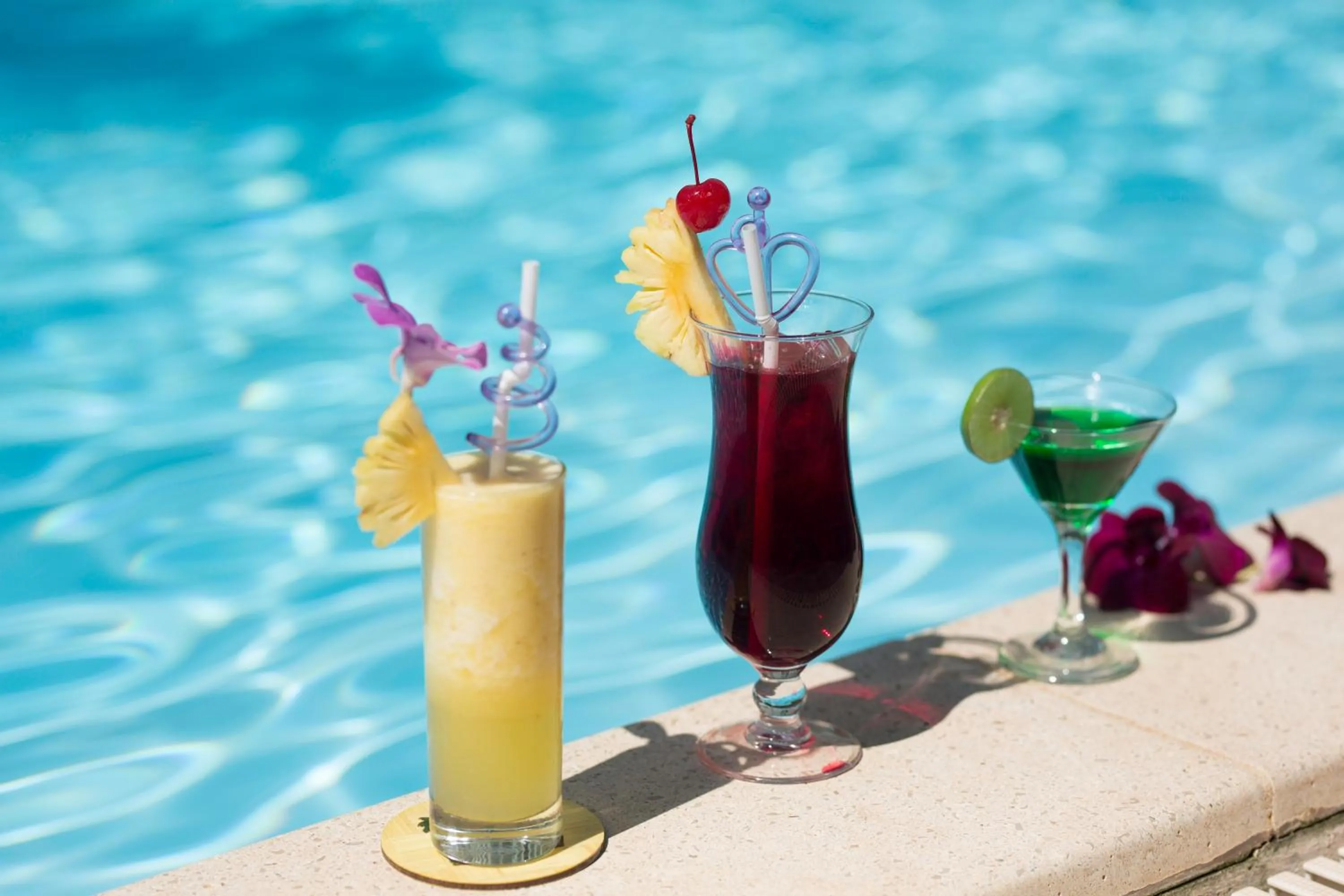 Drinks in Smiling Deluxe Hotel