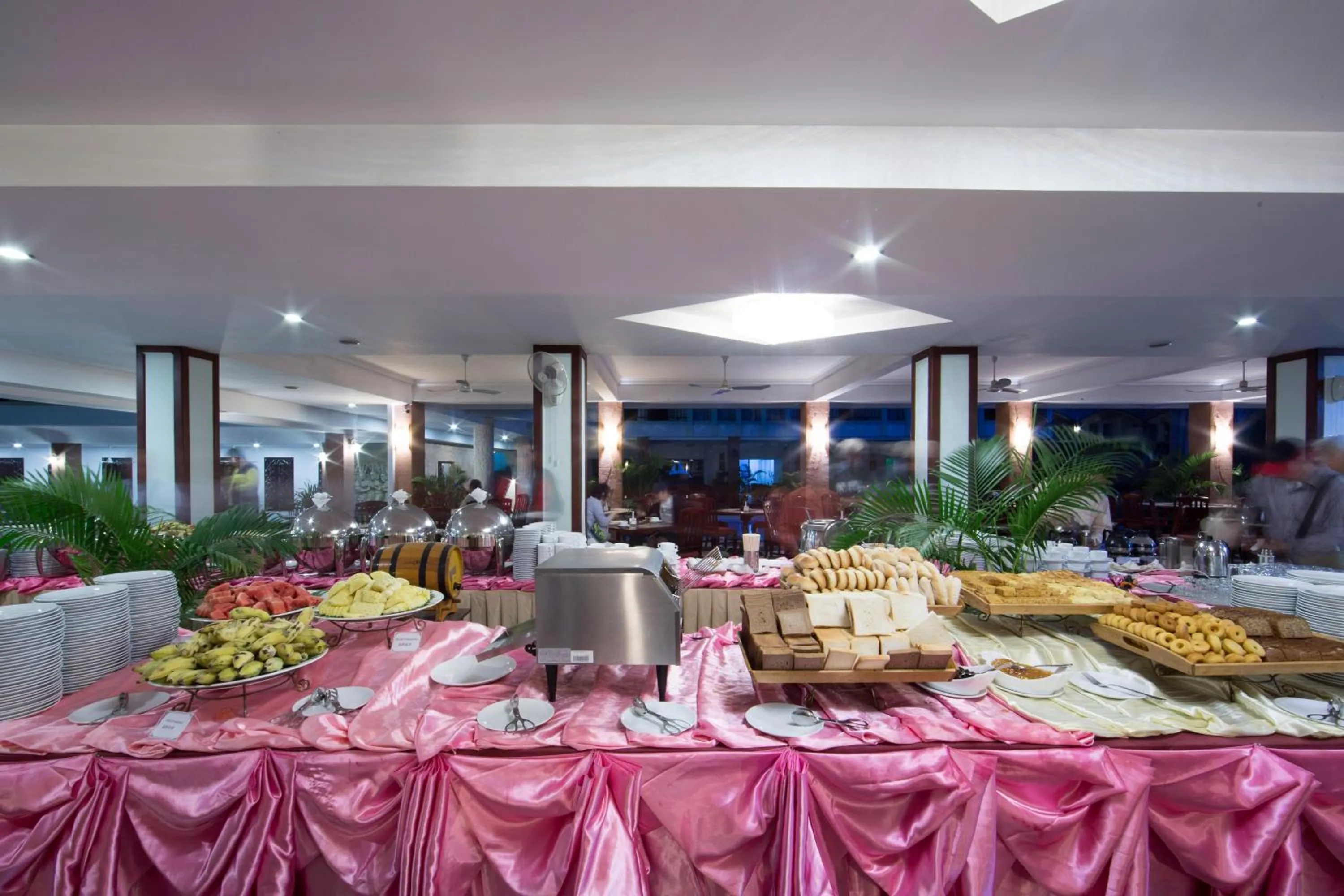 Breakfast in Smiling Deluxe Hotel