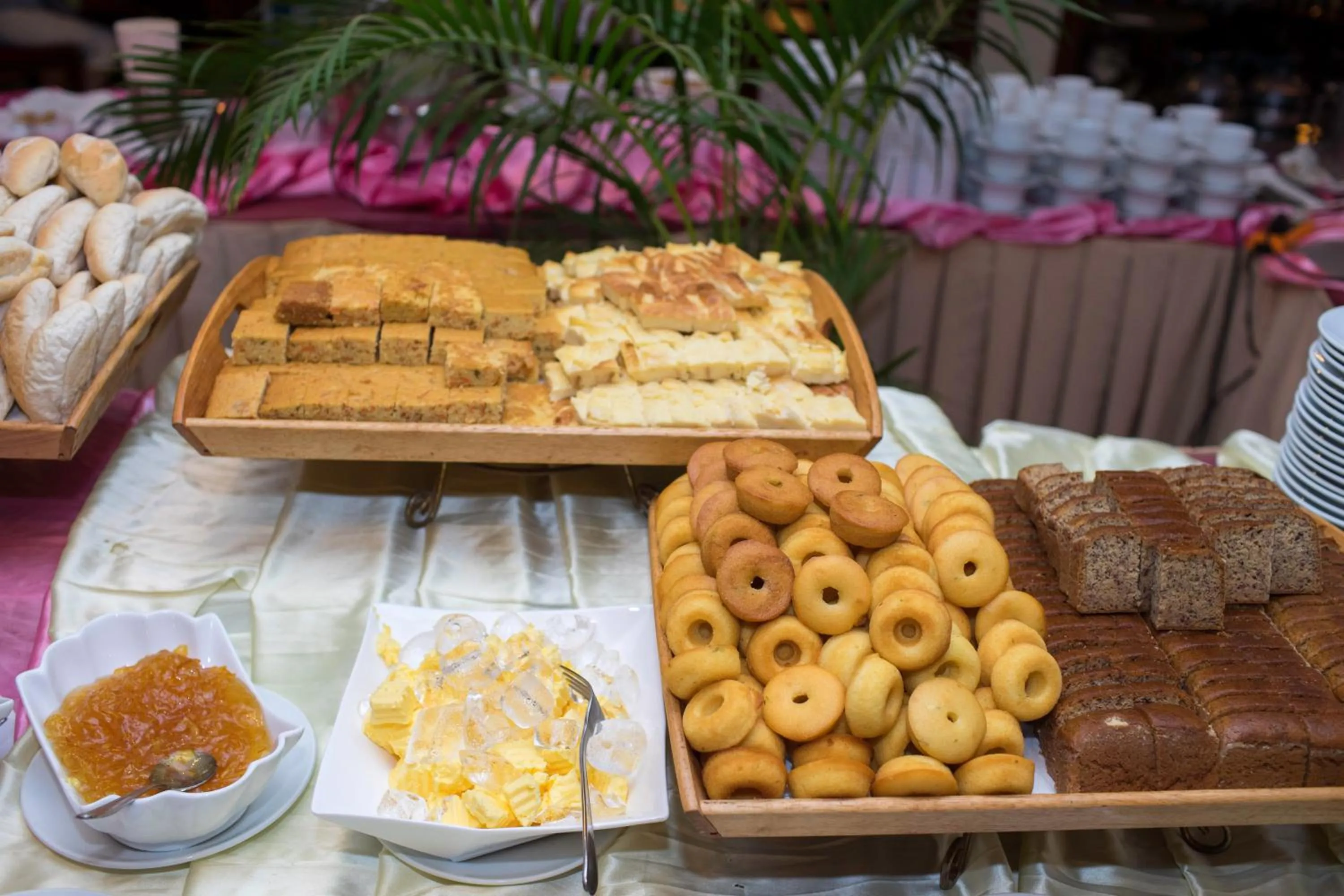 Breakfast in Smiling Deluxe Hotel