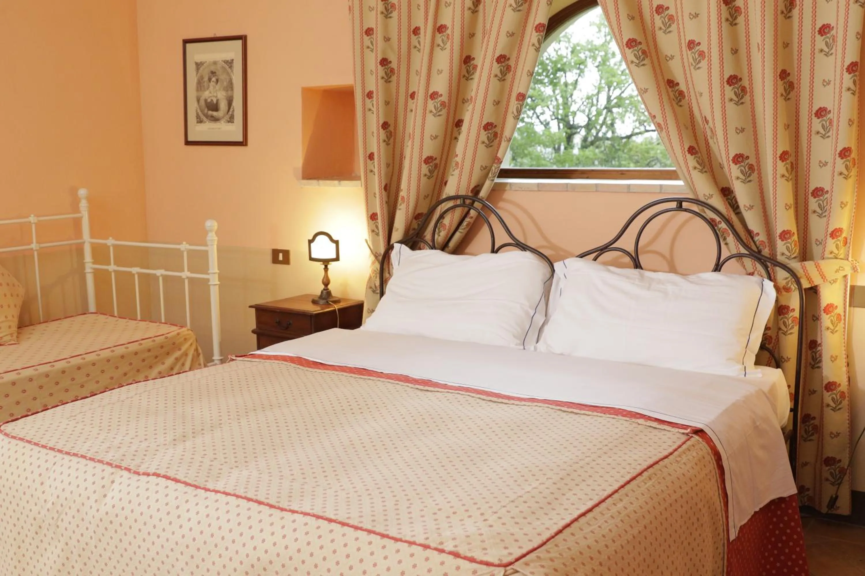 Photo of the whole room, Bed in Villa Pardi