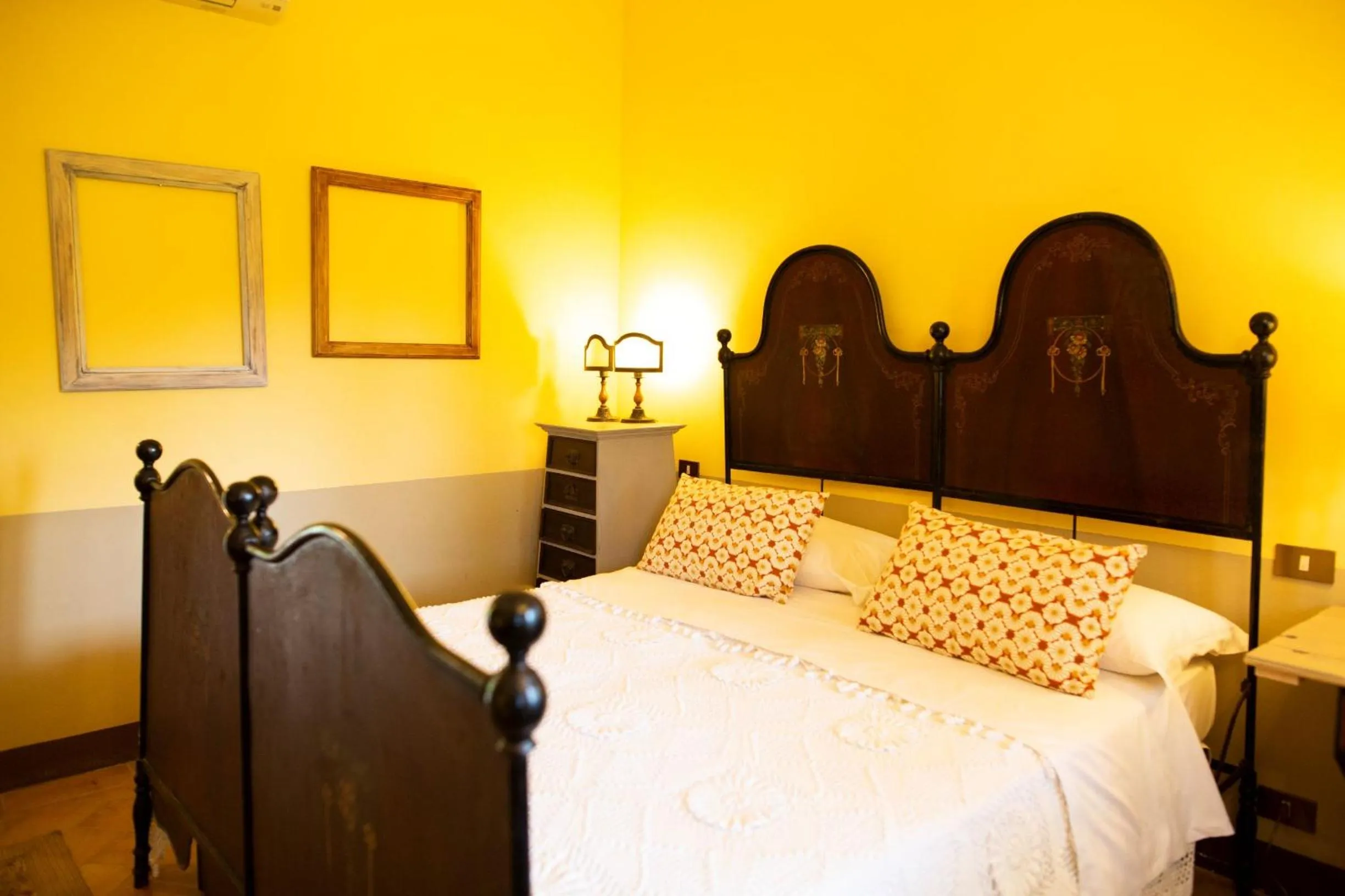 Bedroom, Bed in Villa Pardi