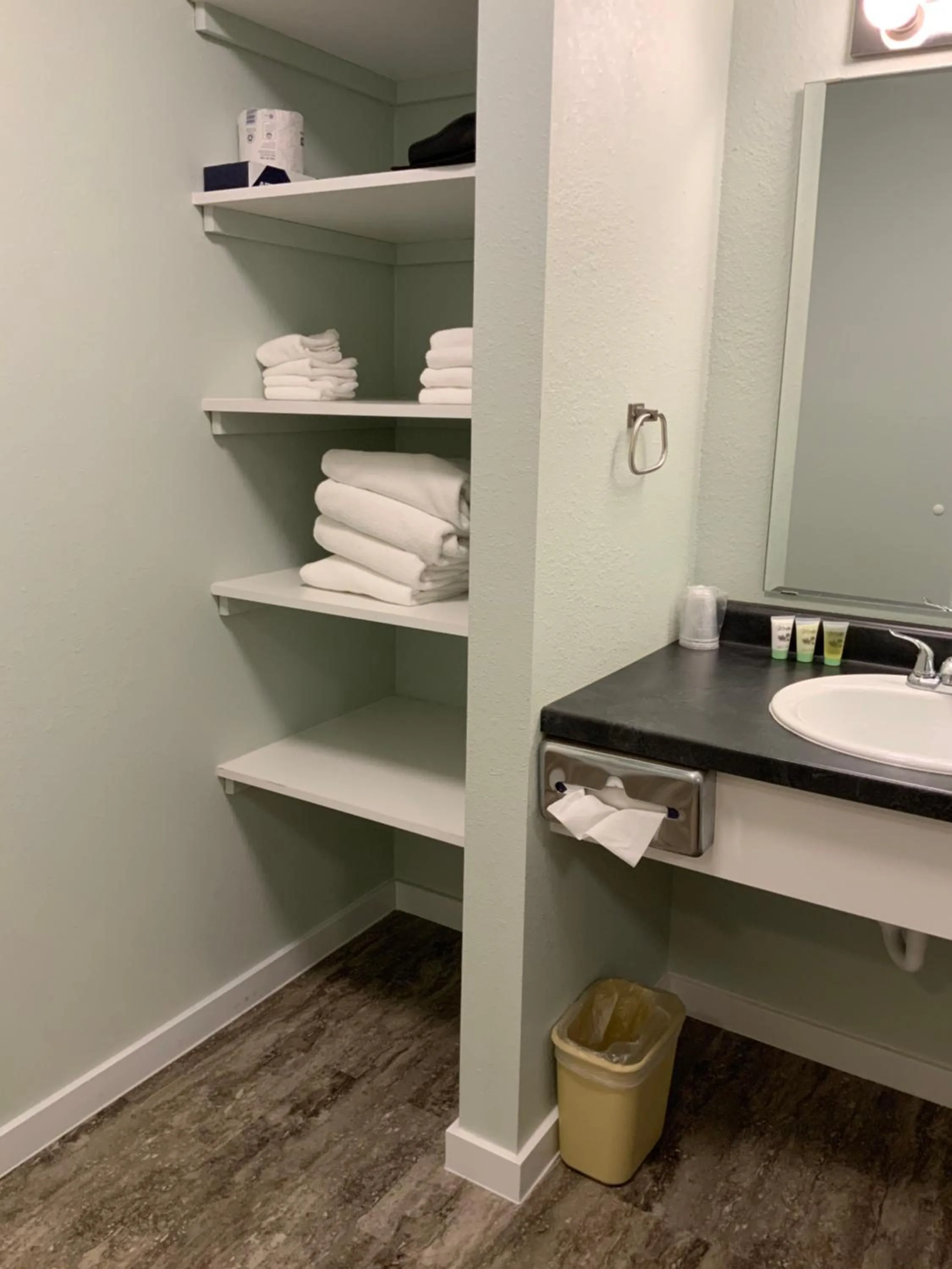 Bathroom in Rockerville Lodge & Cabins
