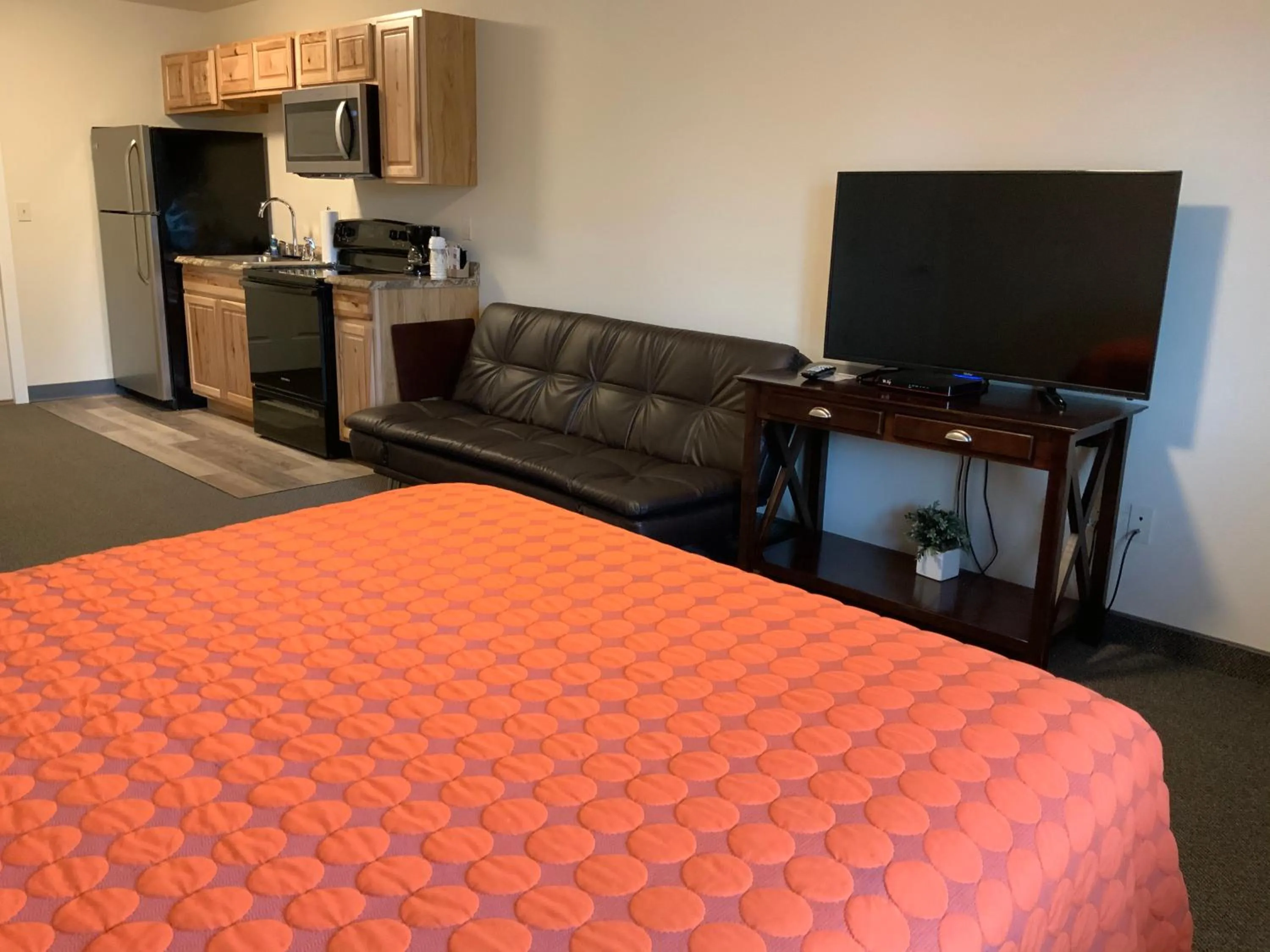 Bed in Rockerville Lodge & Cabins