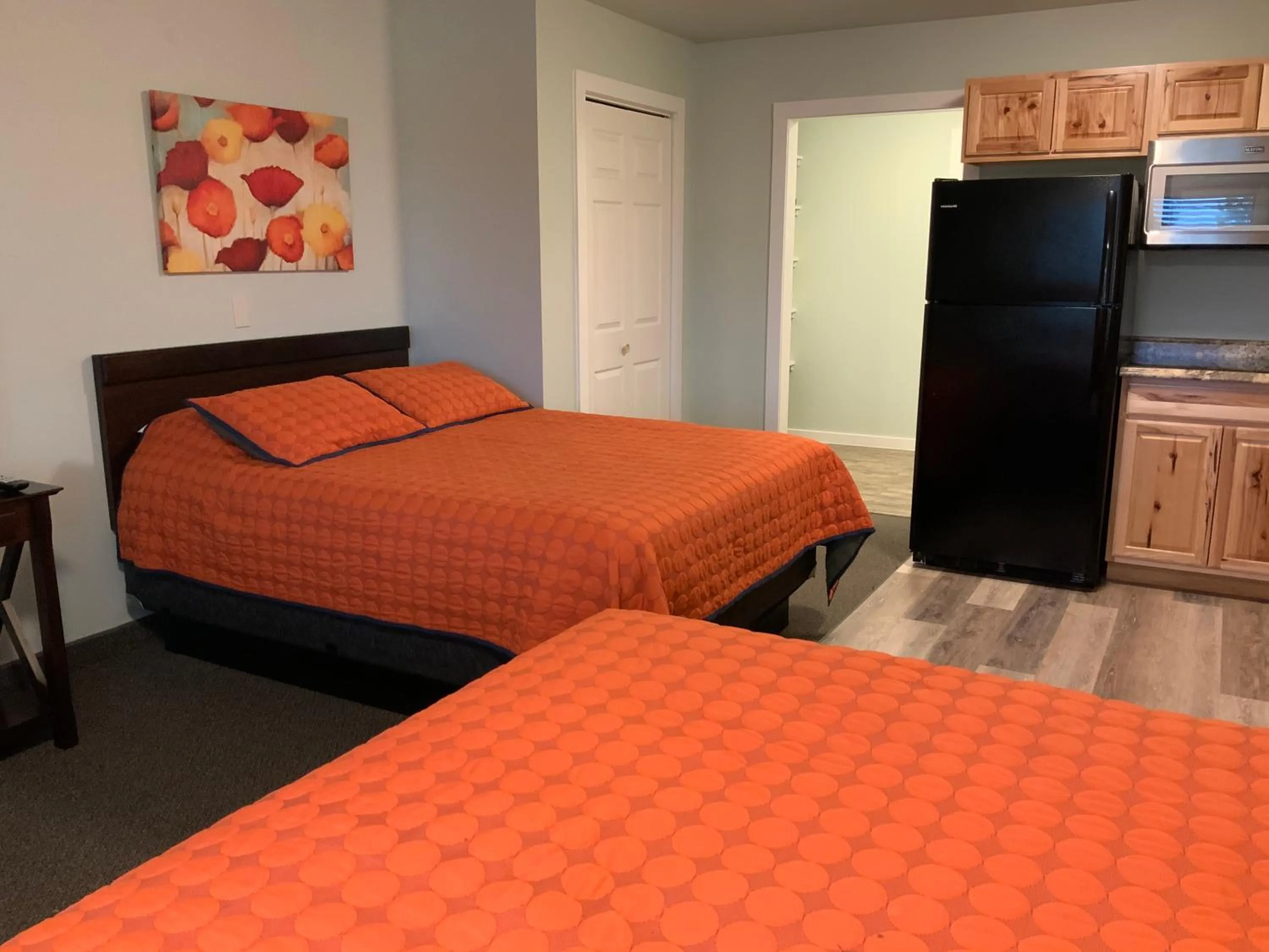 Bed in Rockerville Lodge & Cabins
