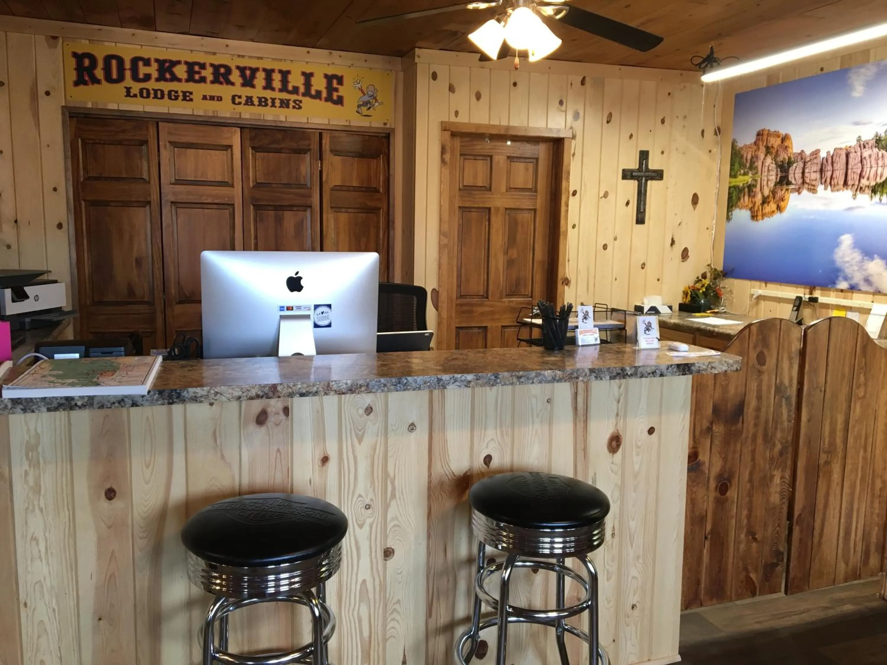 Lobby or reception in Rockerville Lodge & Cabins