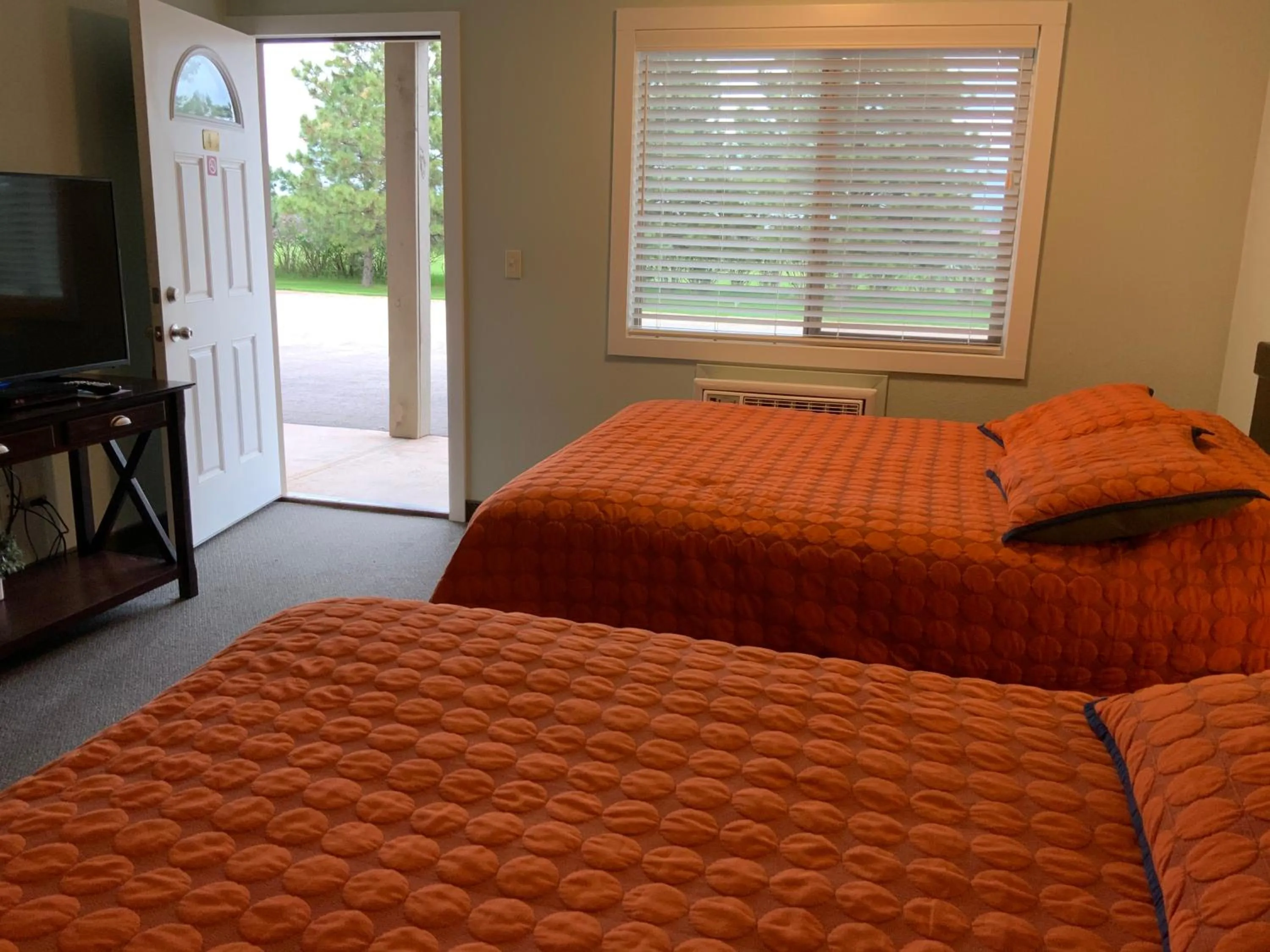 Bed in Rockerville Lodge & Cabins