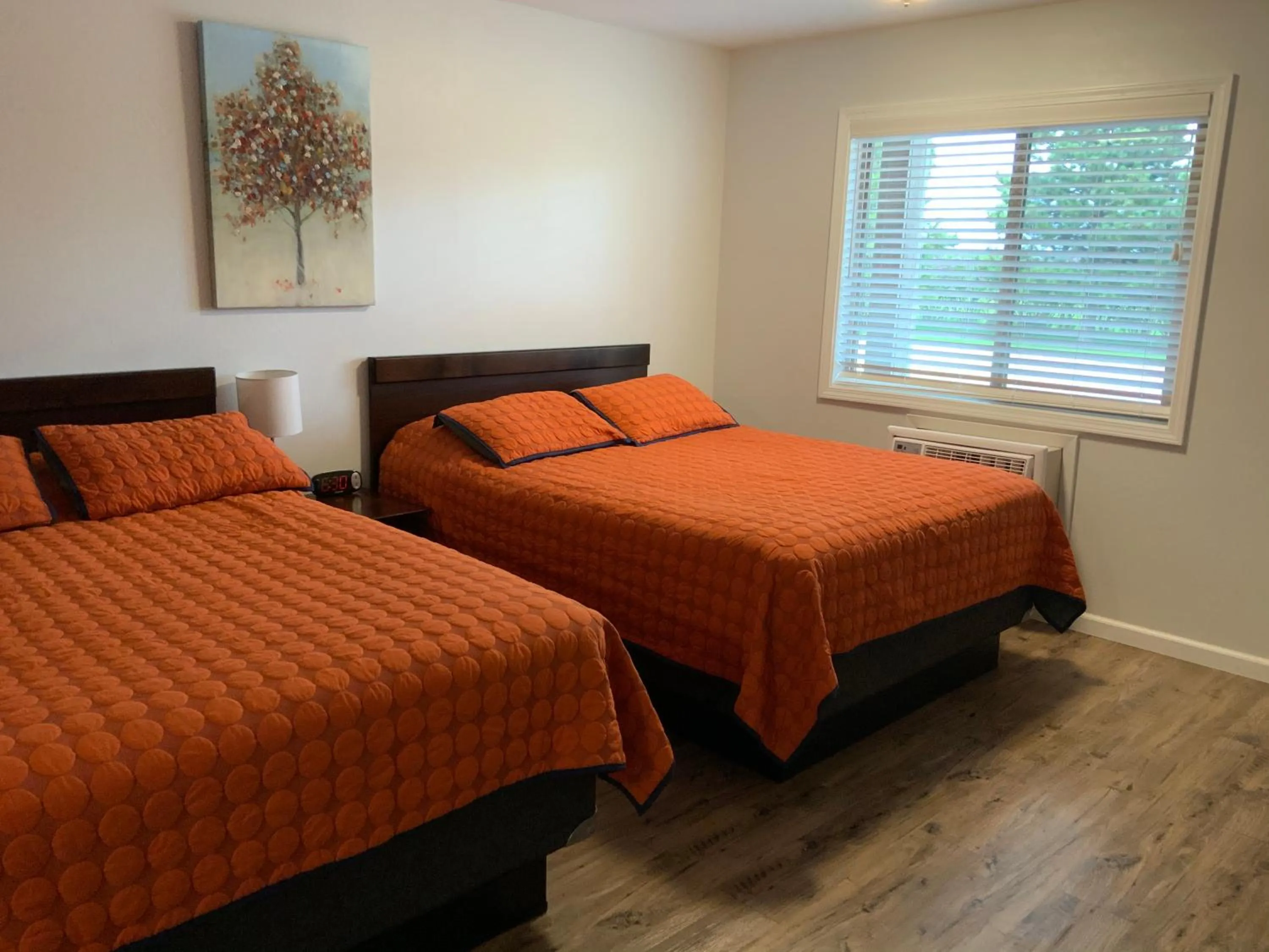Bed in Rockerville Lodge & Cabins