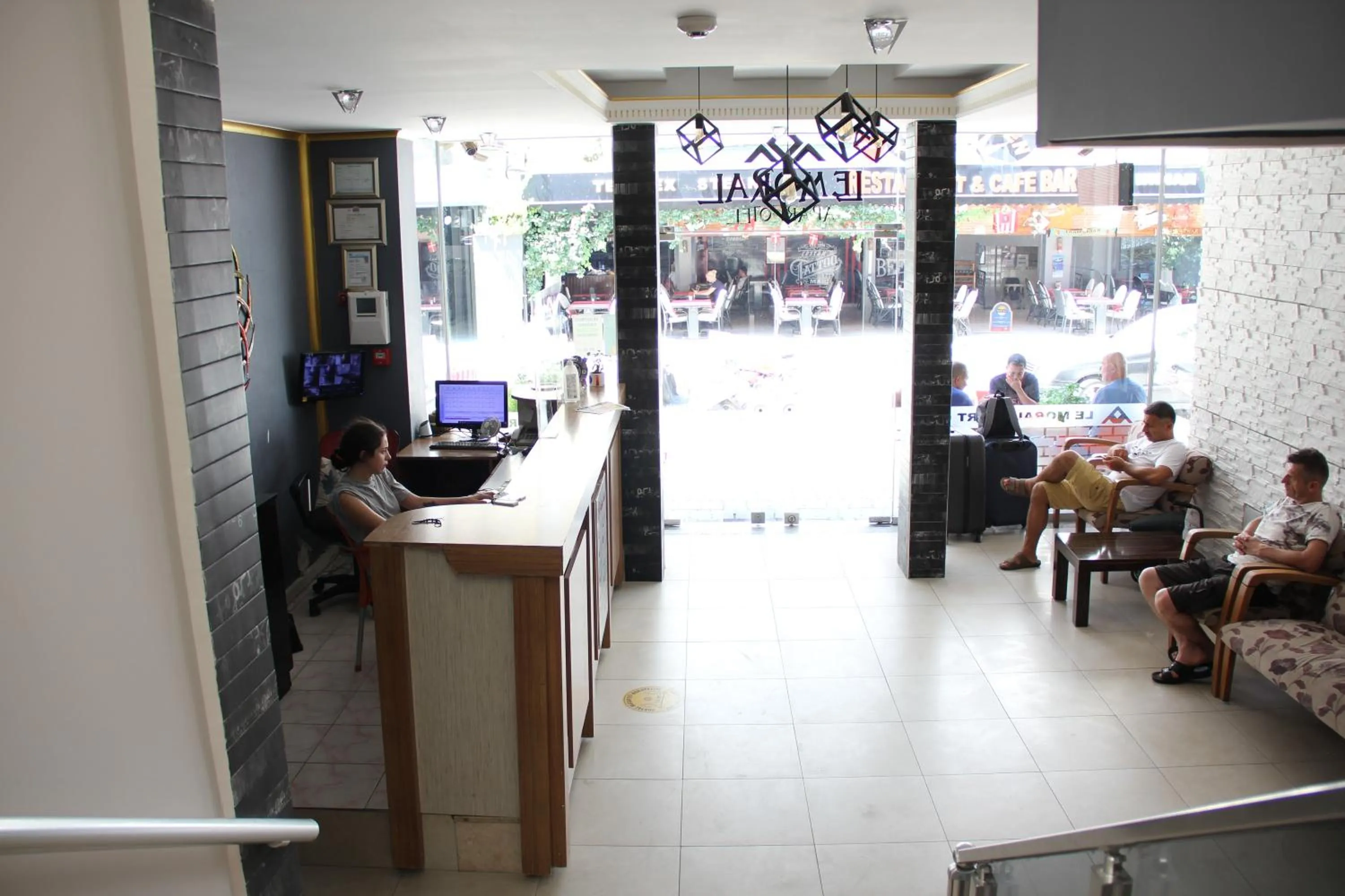 Lobby or reception in Le Moral Apart Hotel