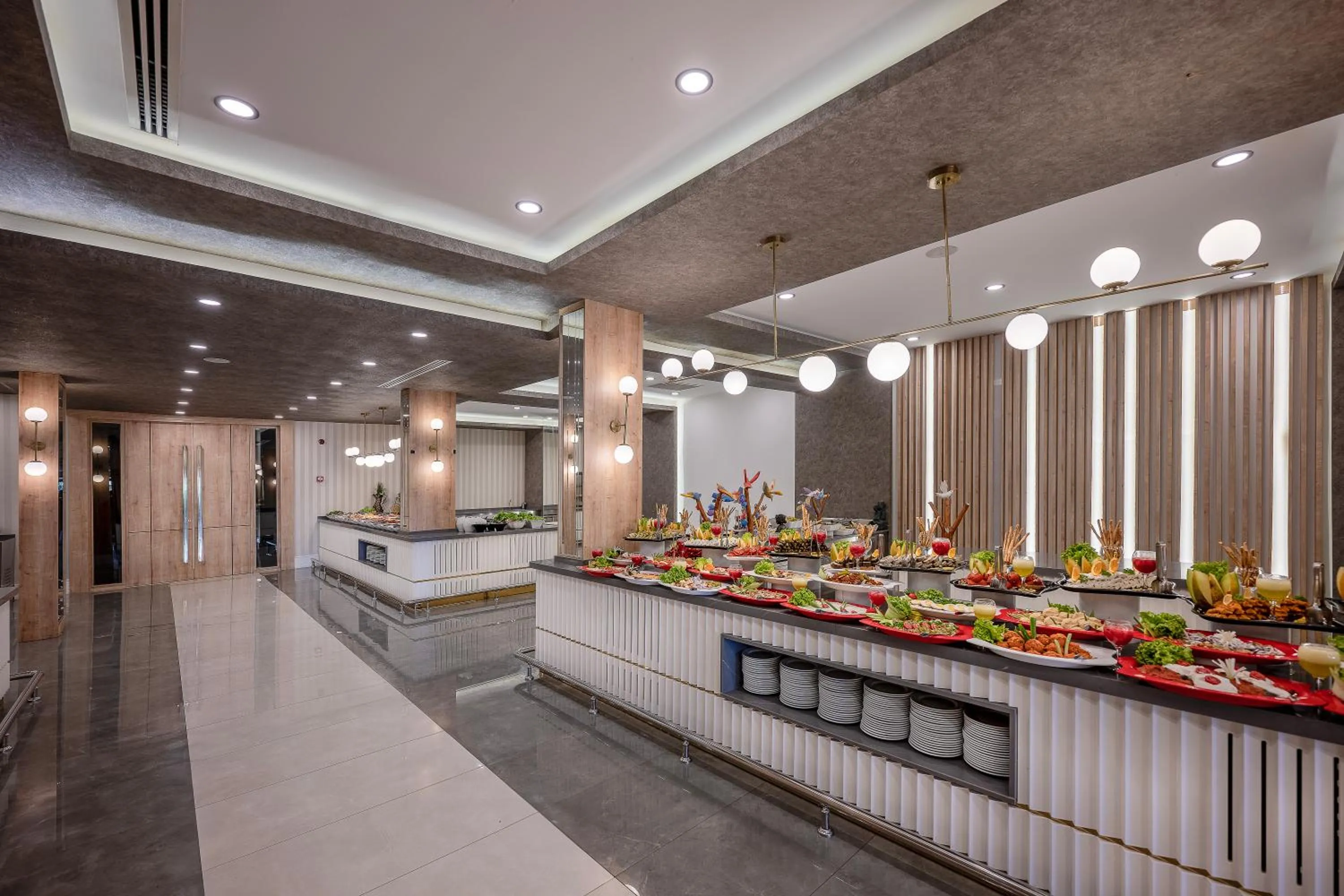 Restaurant/places to eat in L'Oceanica Beach Resort