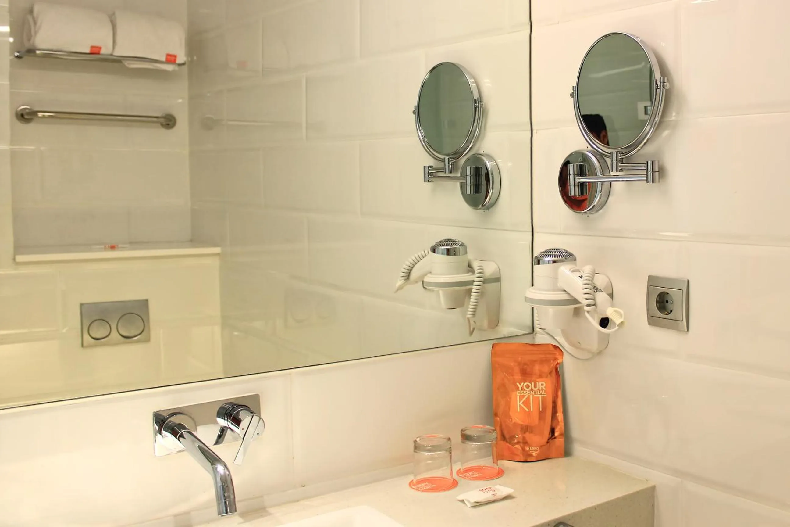 Bathroom in HARRIS Hotel & Conventions Solo