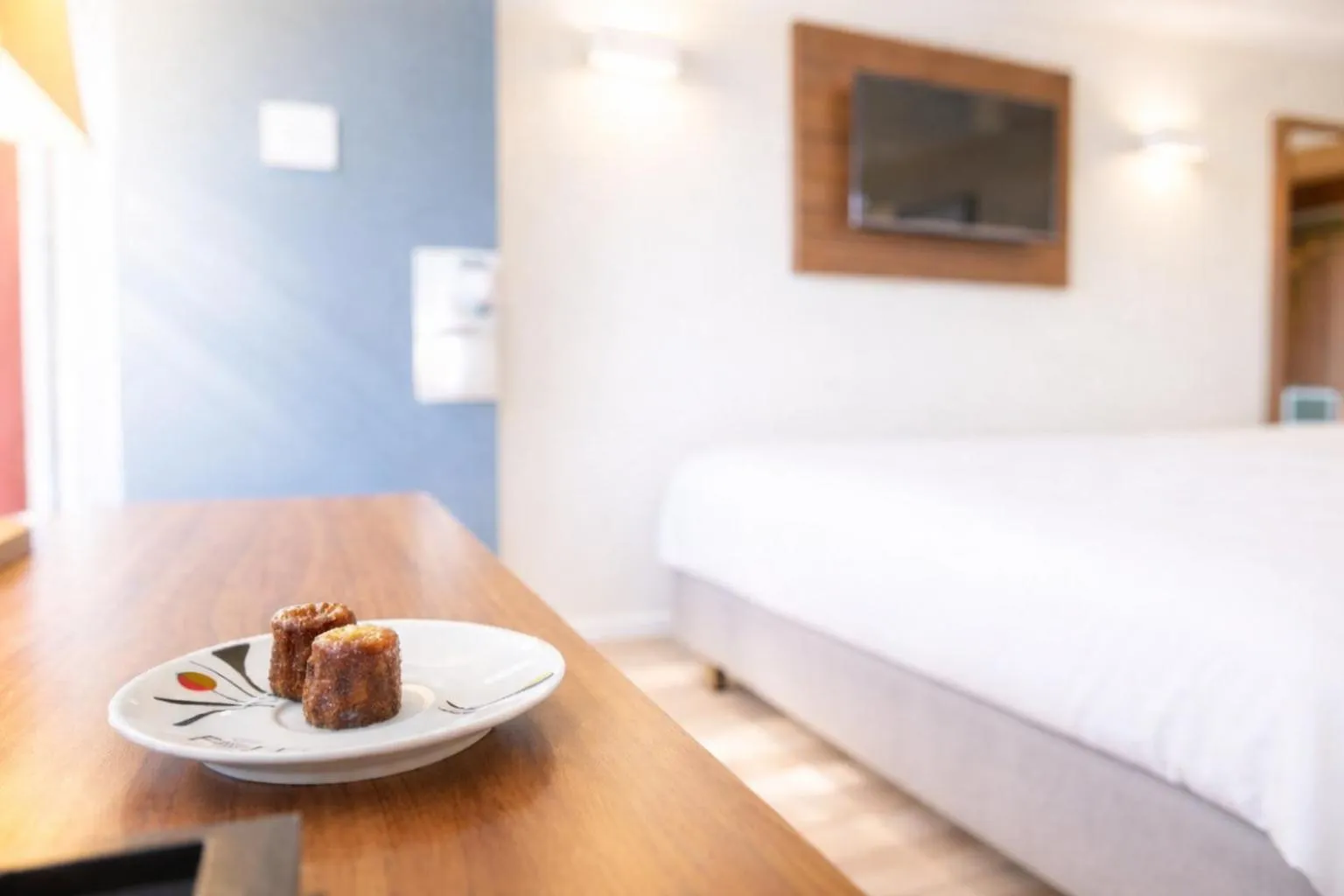 Coffee/tea facilities, Bed in Kyriad Bordeaux - Merignac Aéroport